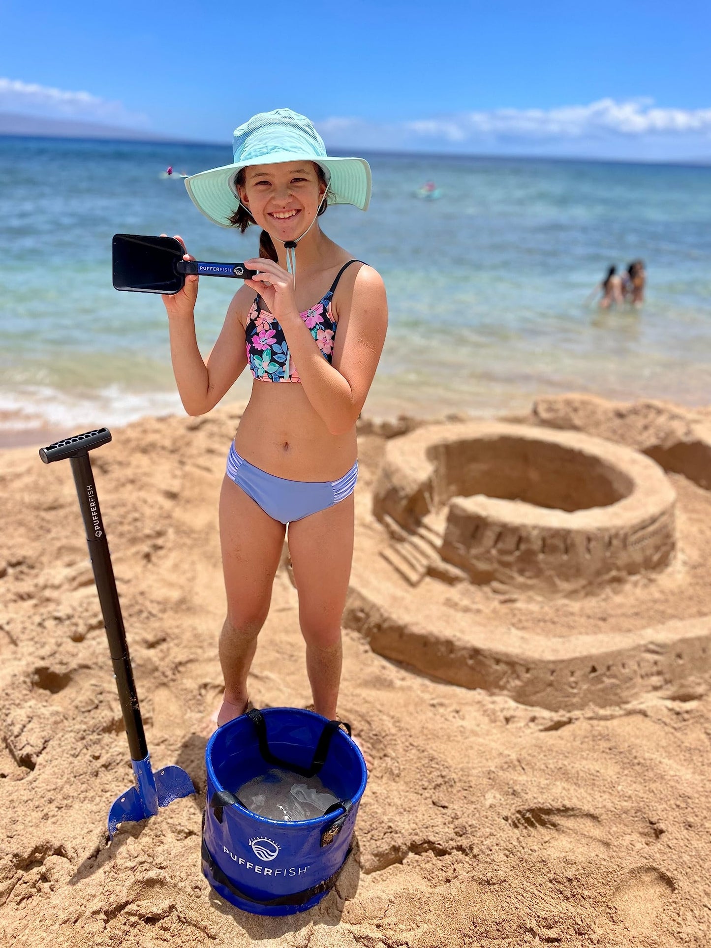 PUFFERFISH Sand Castle KIT - PRO-Quality Tools for Building Amazing Sand Castles, Including Bucket, Big Beach Shovel, and Super Scoop Made from Recycled Fishing nets