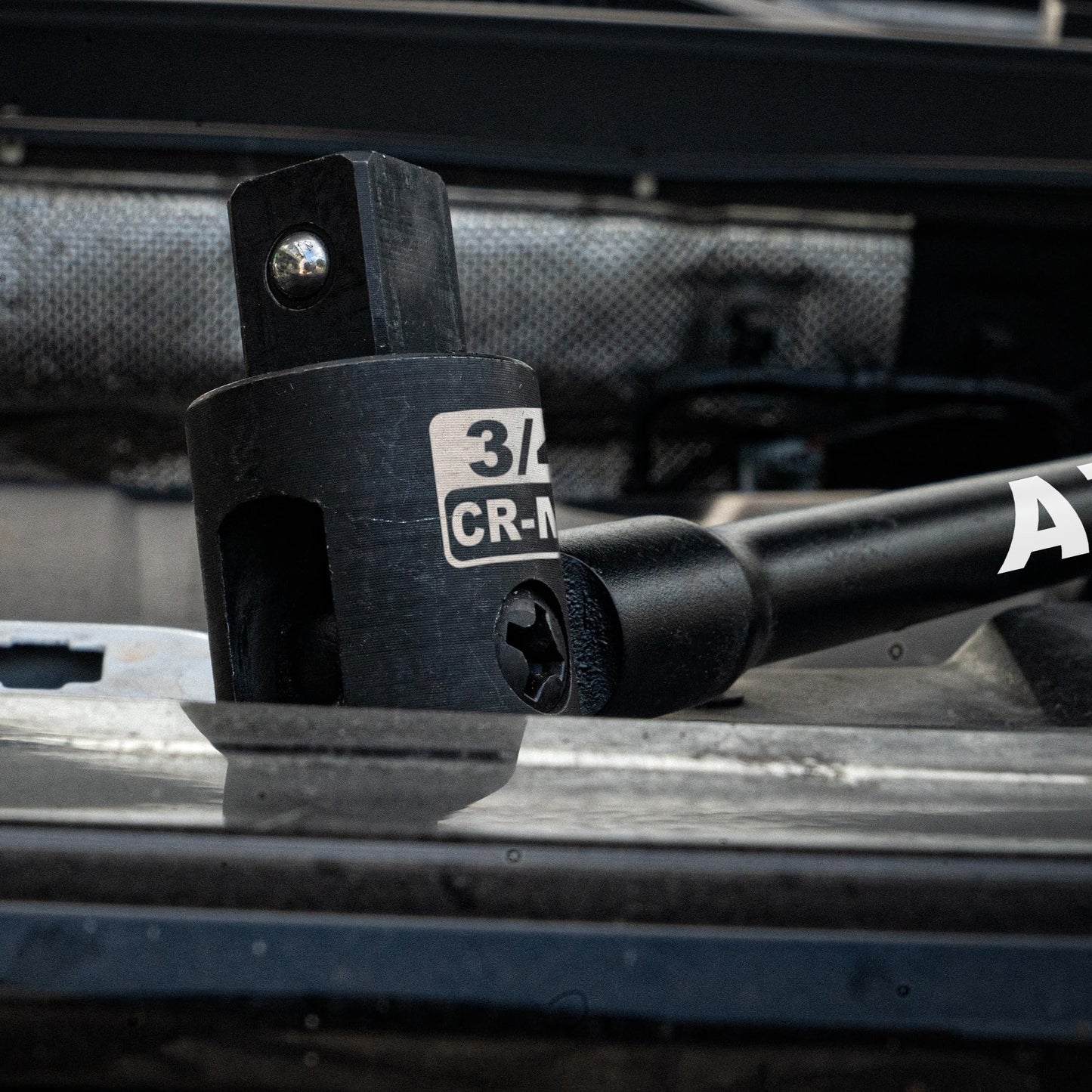 Aiourx 3/4” Drive 41 Inch Breaker Bar, Heavy Duty Head, Premium Chromium-Molybdenum Steel, Laser Etched Marking, for Vehicle Maintenance and Repair, DIY Processing Manufacturing