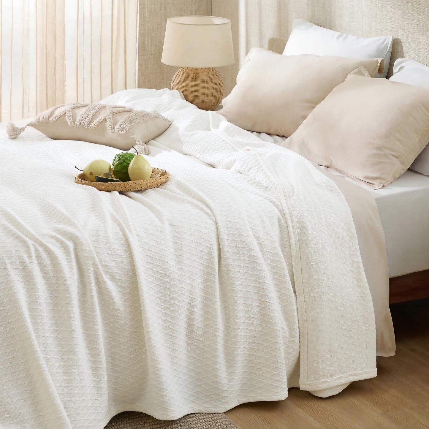 Bedsure Cooling Blanket of Rayon Derived from Bamboo - Lightweight Breathable Cotton Summer Blanket King Size for Hot Sleepers, Luxury Throws for Bed, Couch and Sofa, White, 108x90 Inches