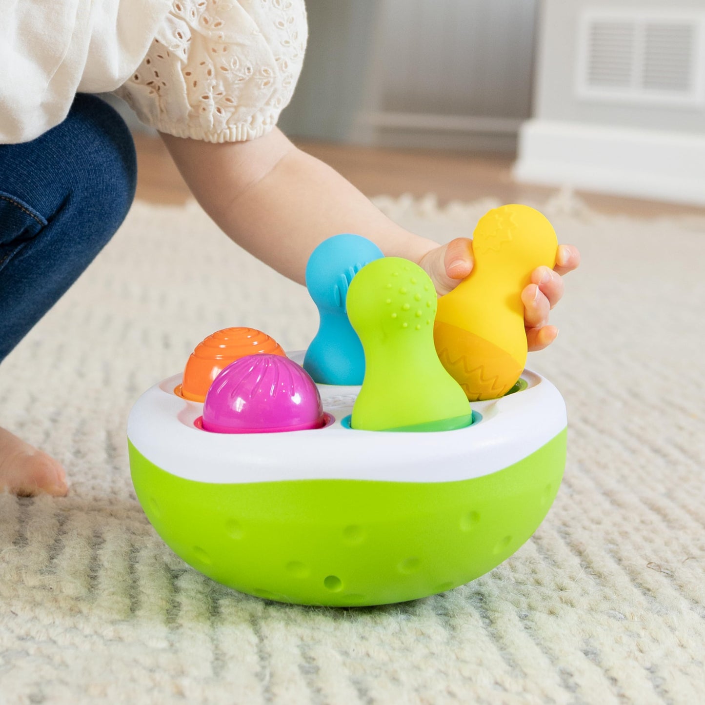 Fat Brain Toys SpinnyPins, Kids Preschool, Spinning and Sorting Building Sets, Early Development Toy for Babies Aged 18 Months and Older, Multicoloured