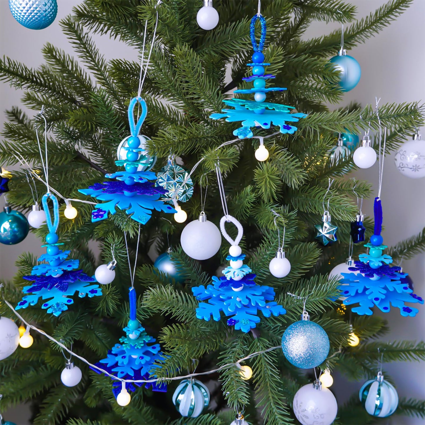 Winlyn 24 Sets Holiday Craft Kits 3D Snowflake Christmas Tree Ornament Art Sets