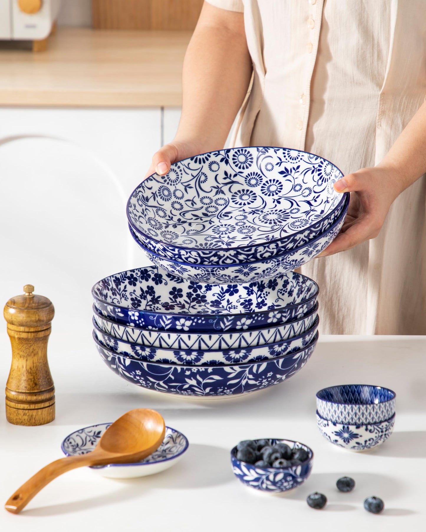 vancasso SELENE 50 oz Large Pasta Bowls Set of 6, Porcelain Serving Bowls, 9.5 Inch Wide Shallow Salad & Soup Bowls, Kitchen Pasta Plates, Microwave and Dishwasher Safe, Blue White Floral Design