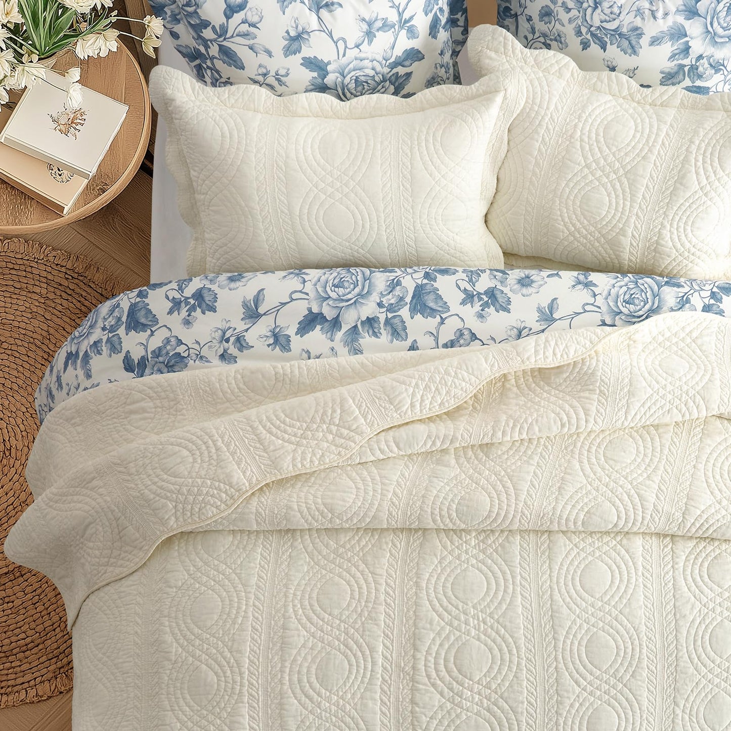 EVERGRACE 100% Cotton Scallop Quilt Set, Queen Size 3 Piece Set – Lightweight Bedspread with 2 Shams, Soft Prewashed Coverlet for Cozy and Elegant Bedding, Ivory Cream