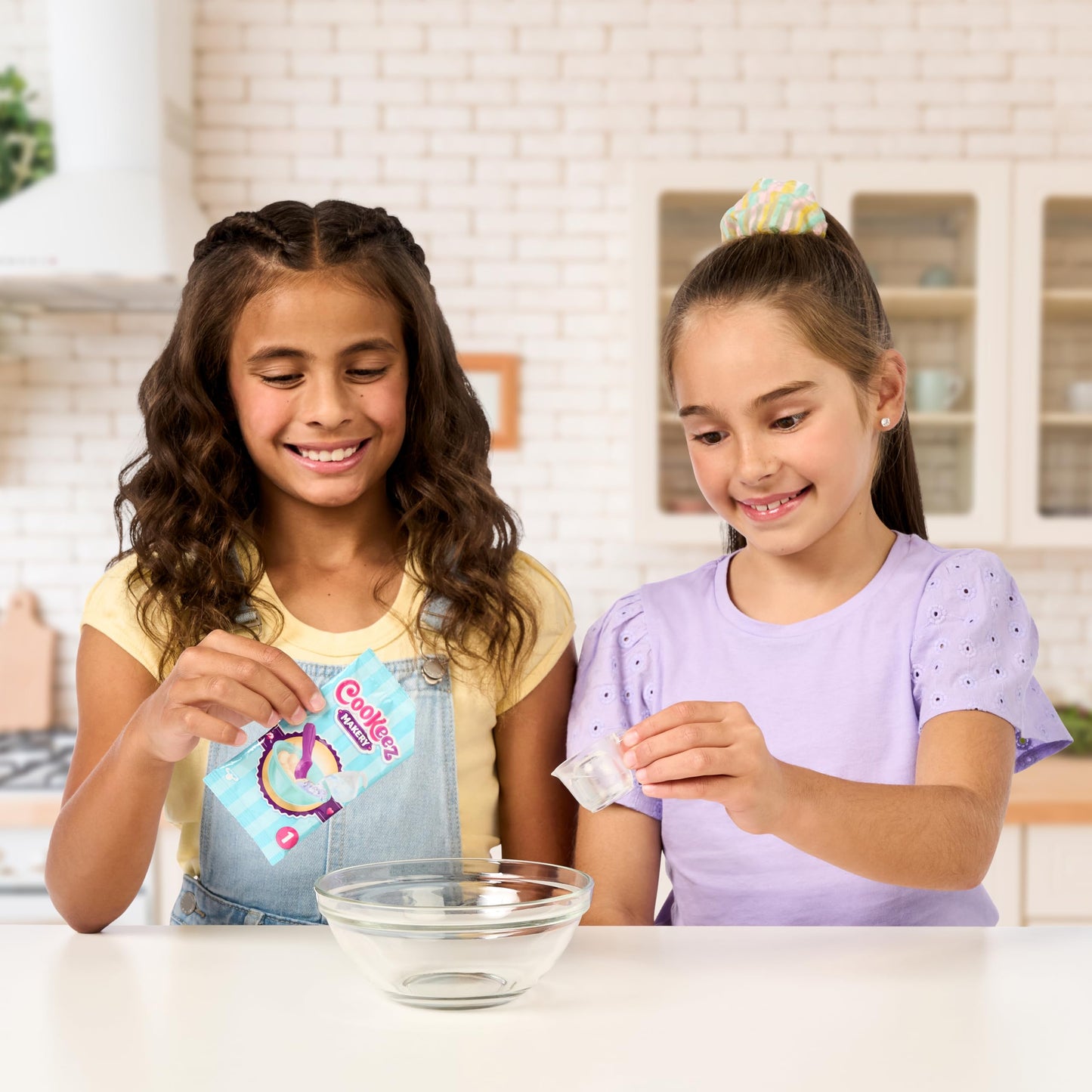 Cookeez Makery Freezy Cakez. Mix & Decorate Your Plush Best Friend! Which Surprise Freezy Cake Will You Make?