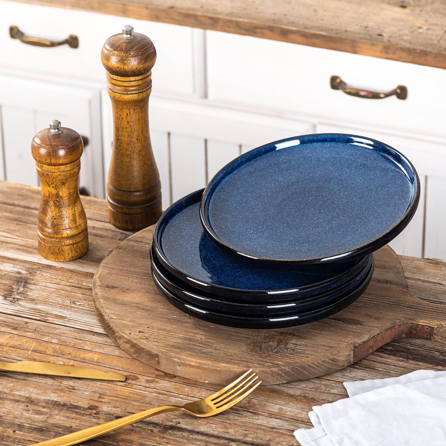 vicrays Ceramic Salad Plates Set - Porcelain 8 Inch Flat Dessert Appetizer Plate for Lunch Home Party Restaurant - Scratch Resistant Microwave Oven and Dishwasher Safe - Set of 6 (Blue)