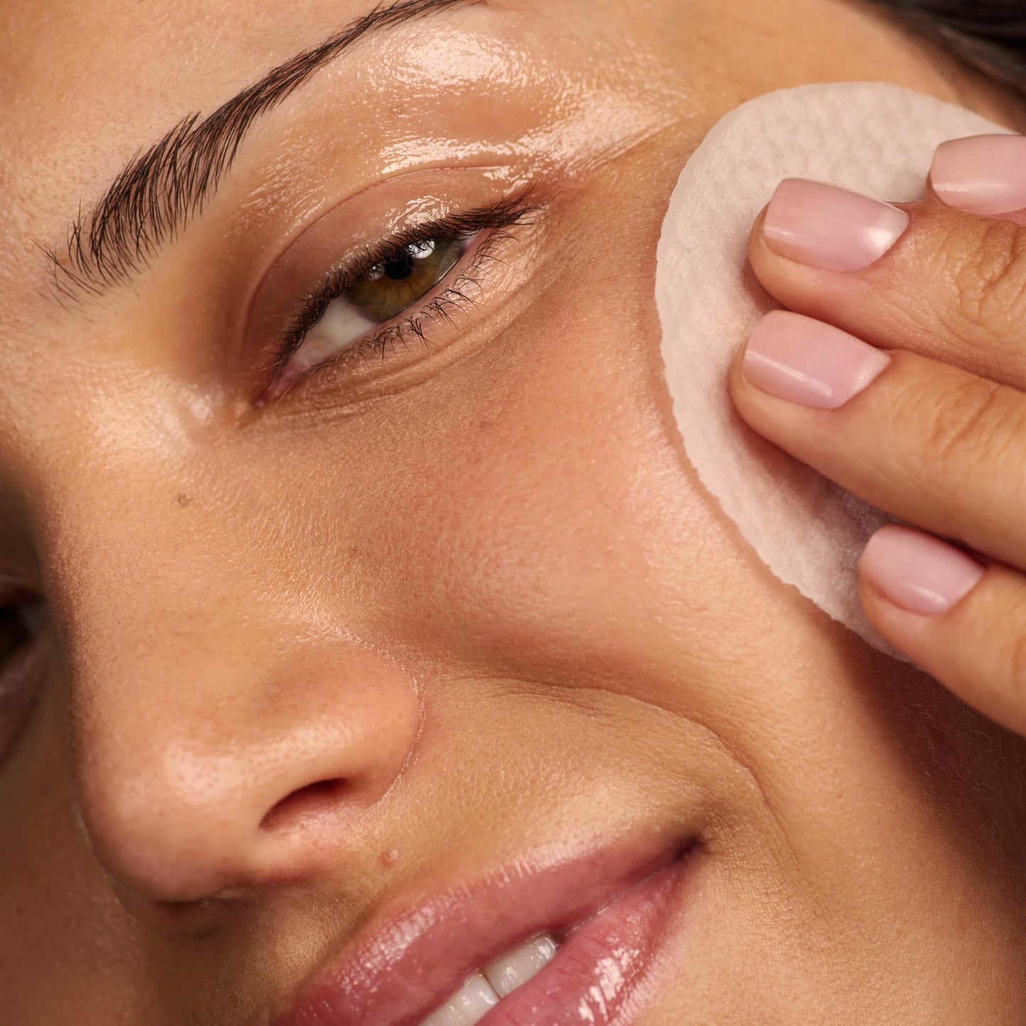 LOOPS Peptide Serum - Firm, Fortify, and Fight Fine Lines - Anti-Wrinkle and Moisturizing Skincare - Pre-soaked Veocell Embo Pad - With Peptide Complex to Rejuvenate and Prejuvenate - Face Serum Pads