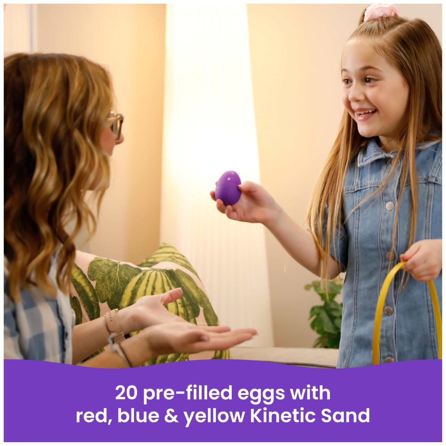 Kinetic Sand, 20-Pack Eggs, Easter Basket Stuffers, Includes 3.3lbs (3 Colors) Moldable Play Sand for Egg Hunts, Sensory Toys, Party Favors & Goodie Bags