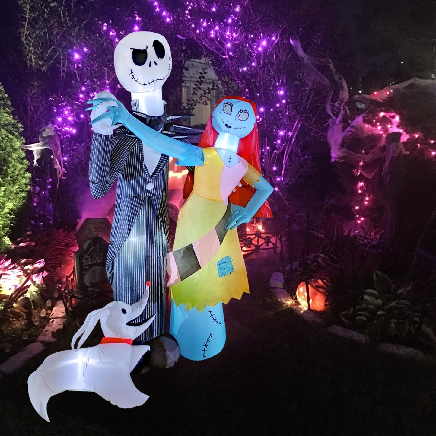 6Ft Inflatable Halloween Outdoor Yard Decoration - Halloween Skeleton Couple and Dog Blow Up Decoration - Built-in LED Lights - Suitable for Garden Lawn Indoor Party Decoration