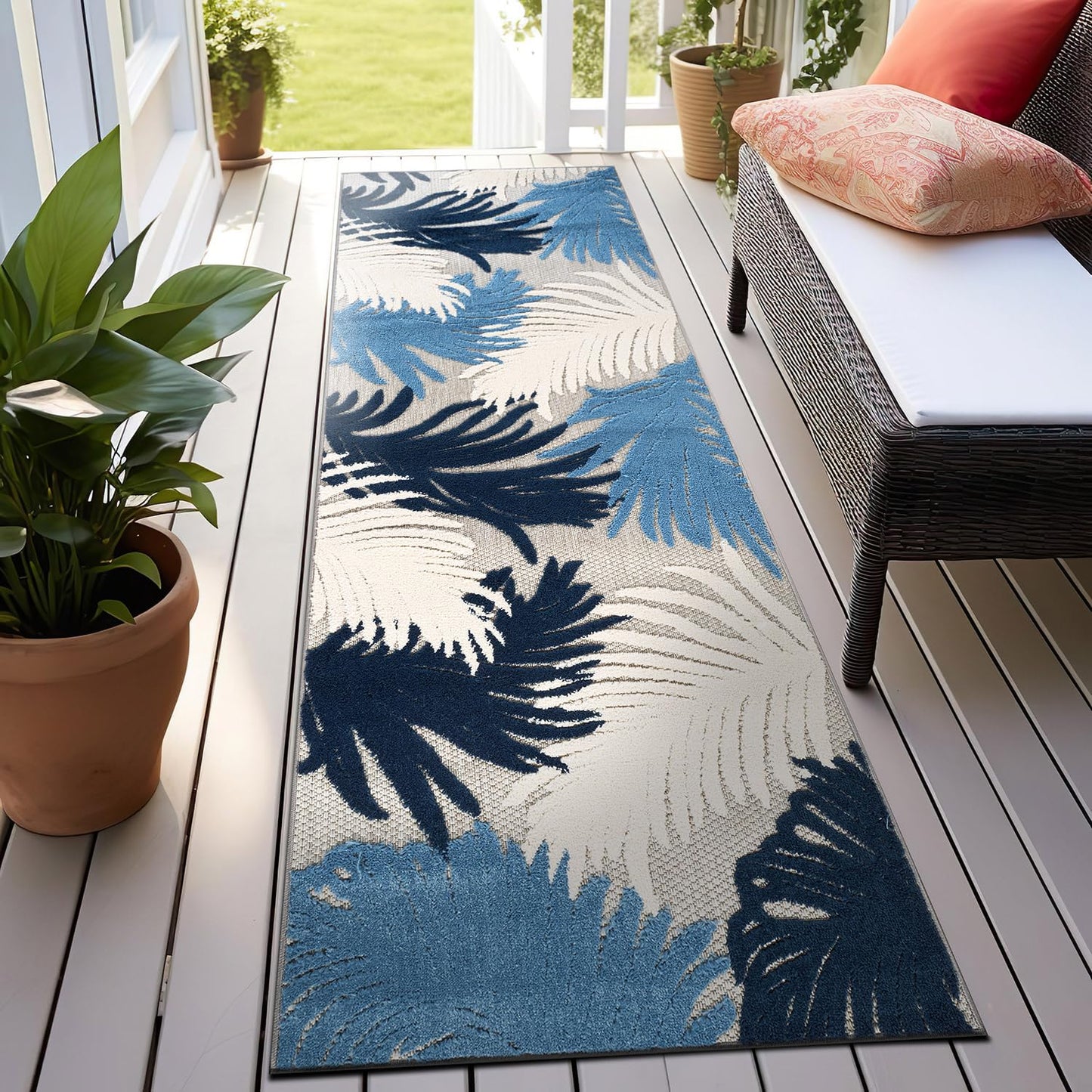 Rugshop Lucca Contemporary Floral Indoor/Outdoor Runner Rug 2' x 7' Navy