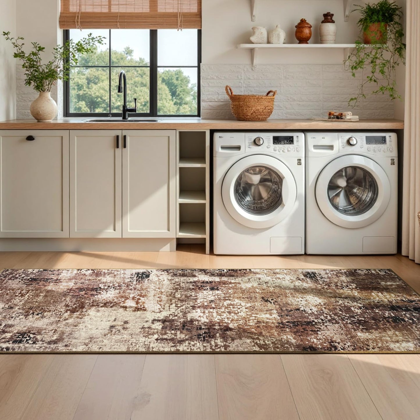 Runner Rug for Kitchen Coffee Hallways Runner Rug Non Slip 2'6''x8' Washable Brown Long Runner Rugs with Rubber Backing Soft Abstract Carpet Runner for Entryway, Kitchen, Bedroom, Bathroom