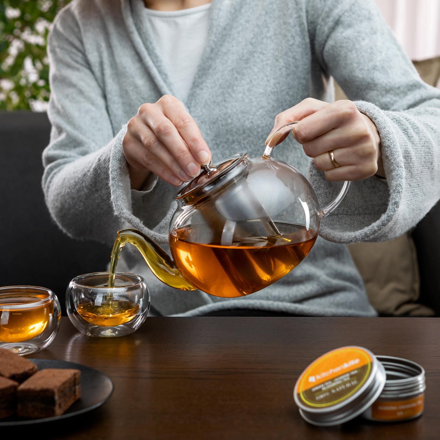 Kitchen Kite Glass Teapot Set with 4 Double Wall Teacups & Removable Stainless Steel Infuser - Microwave Dishwasher Safe Clear Blooming Loose Leaf Teas, Tea Maker Gift