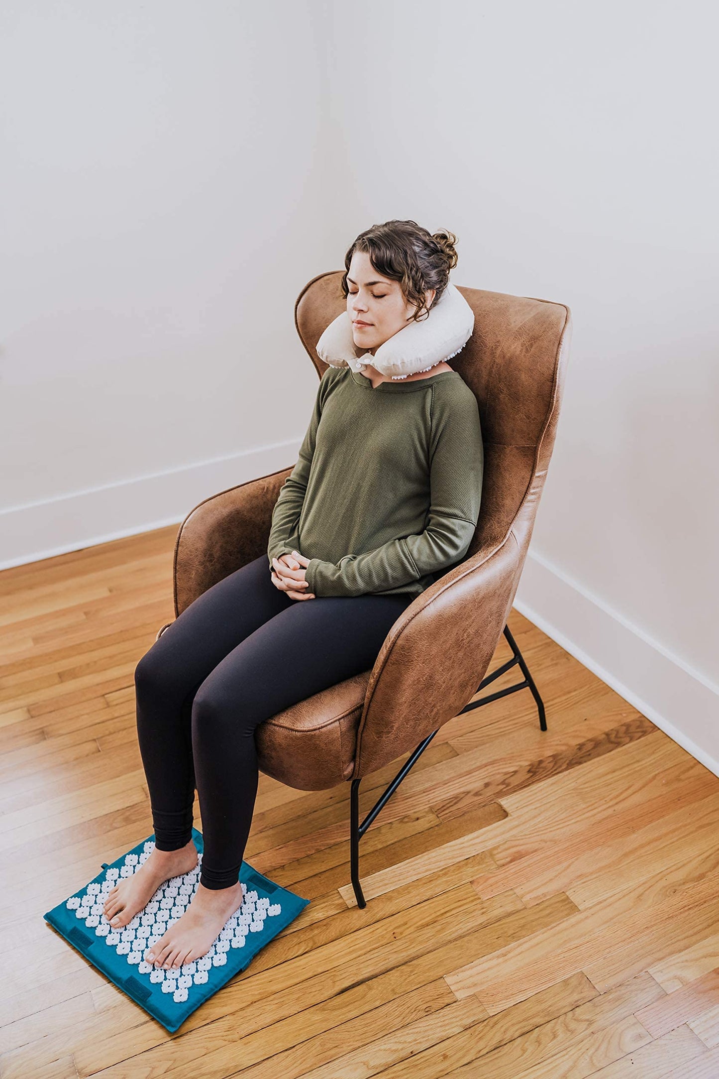FSA HSA Eligible Kanjo Travel Acupressure Set | Acupressure Neck Pillow & Compact Acupressure Mat for Neck, Foot & Back Pain Relief| Travel Pillow & Travel Mat Set for Stress Relief & Relaxation