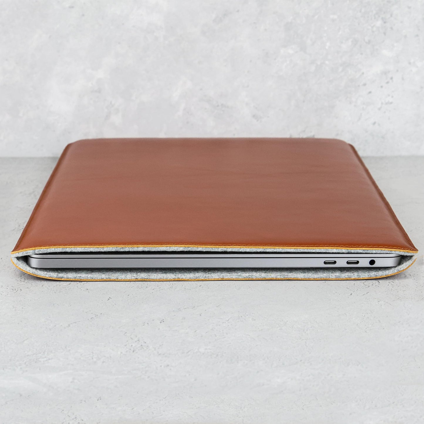 Casemade Real Leather Laptop Sleeve for MacBook Pro & Air Fits 13, 14, 15 & 16 Inch - Genuine Full Grain Leather with Soft Wool Lining (16 Inch - 2021+ M1/M2/M3/M4)