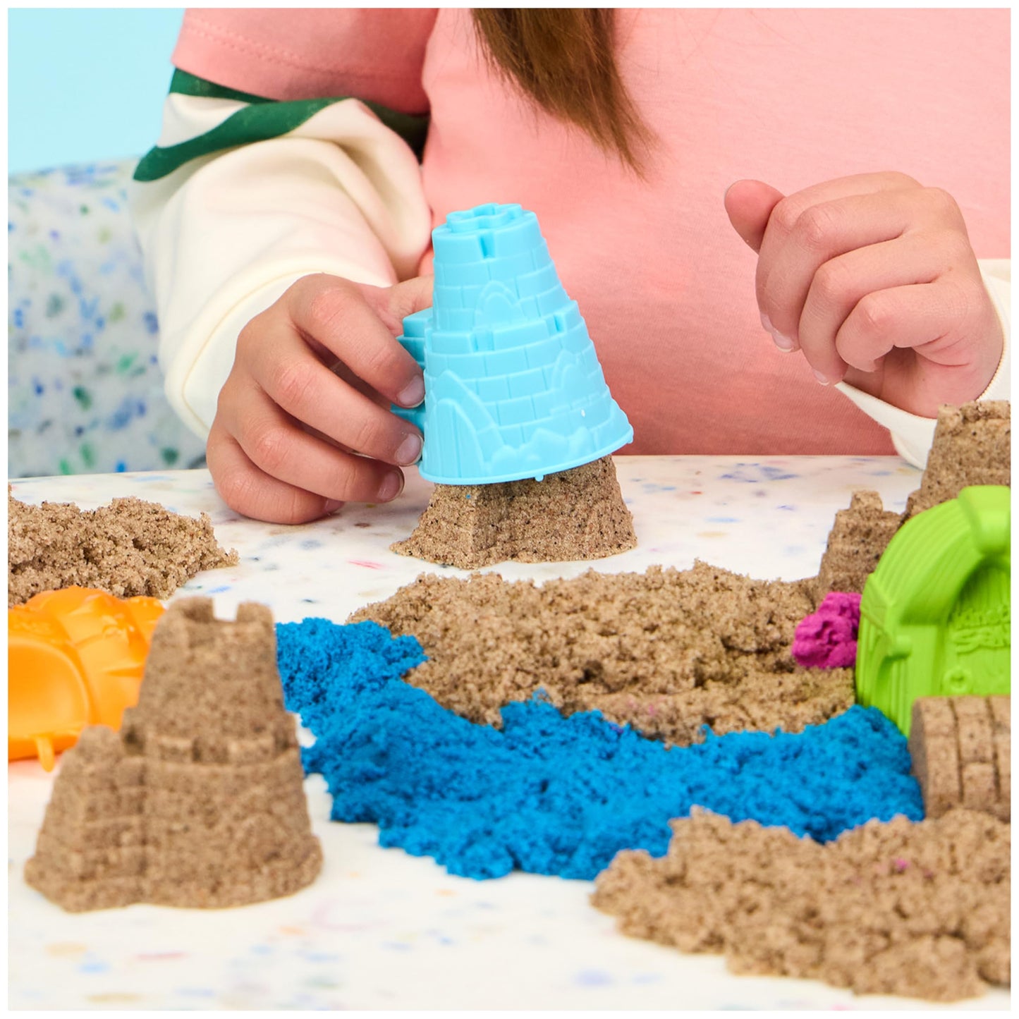 Kinetic Sand, Sandy Shore Adventures 3-in-1 Beach Playset with 32 oz of Moldable Play Sand and 5 Tools, Arts and Crafts Sensory Toys and Craft Kits for Kids Ages 5 and up