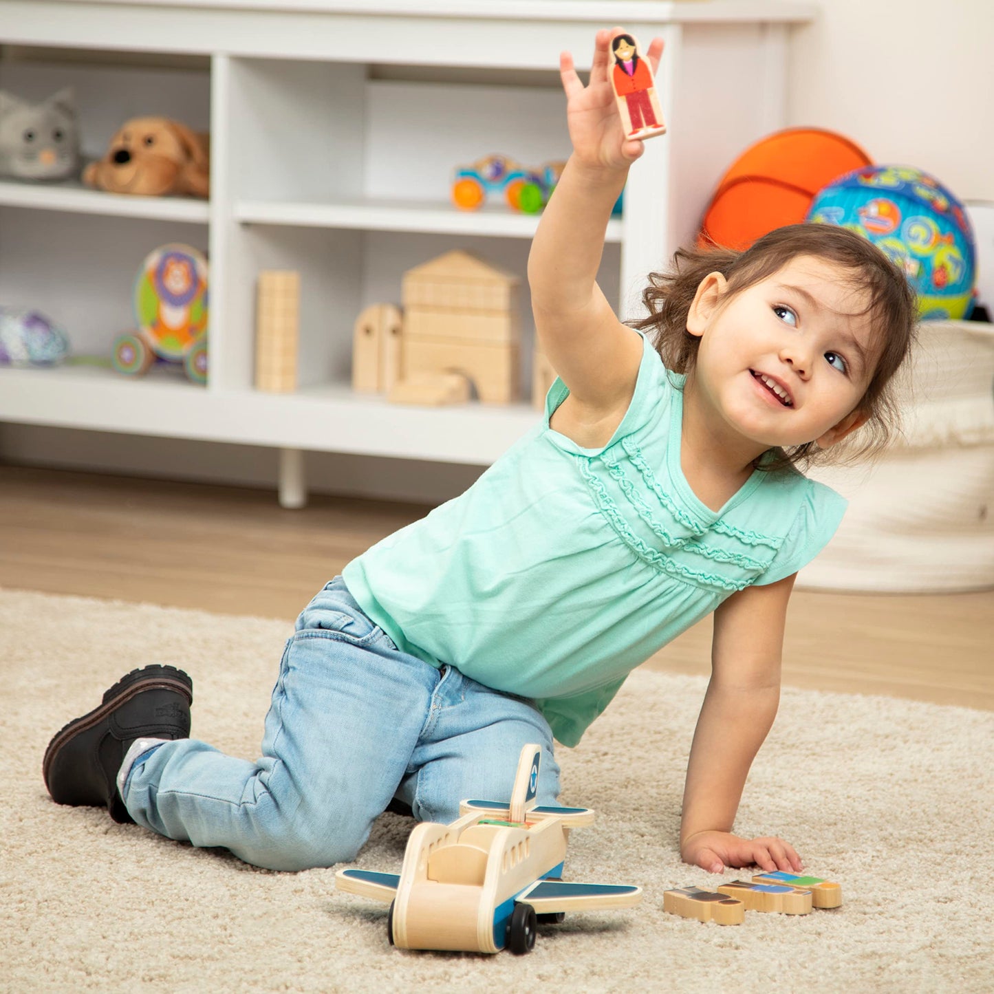 Melissa & Doug Wooden Airplane Play Set with 4 Play Figures and 4 SuitcasesWooden Airplane Toy, Classic Toy for Toddlers for Kids