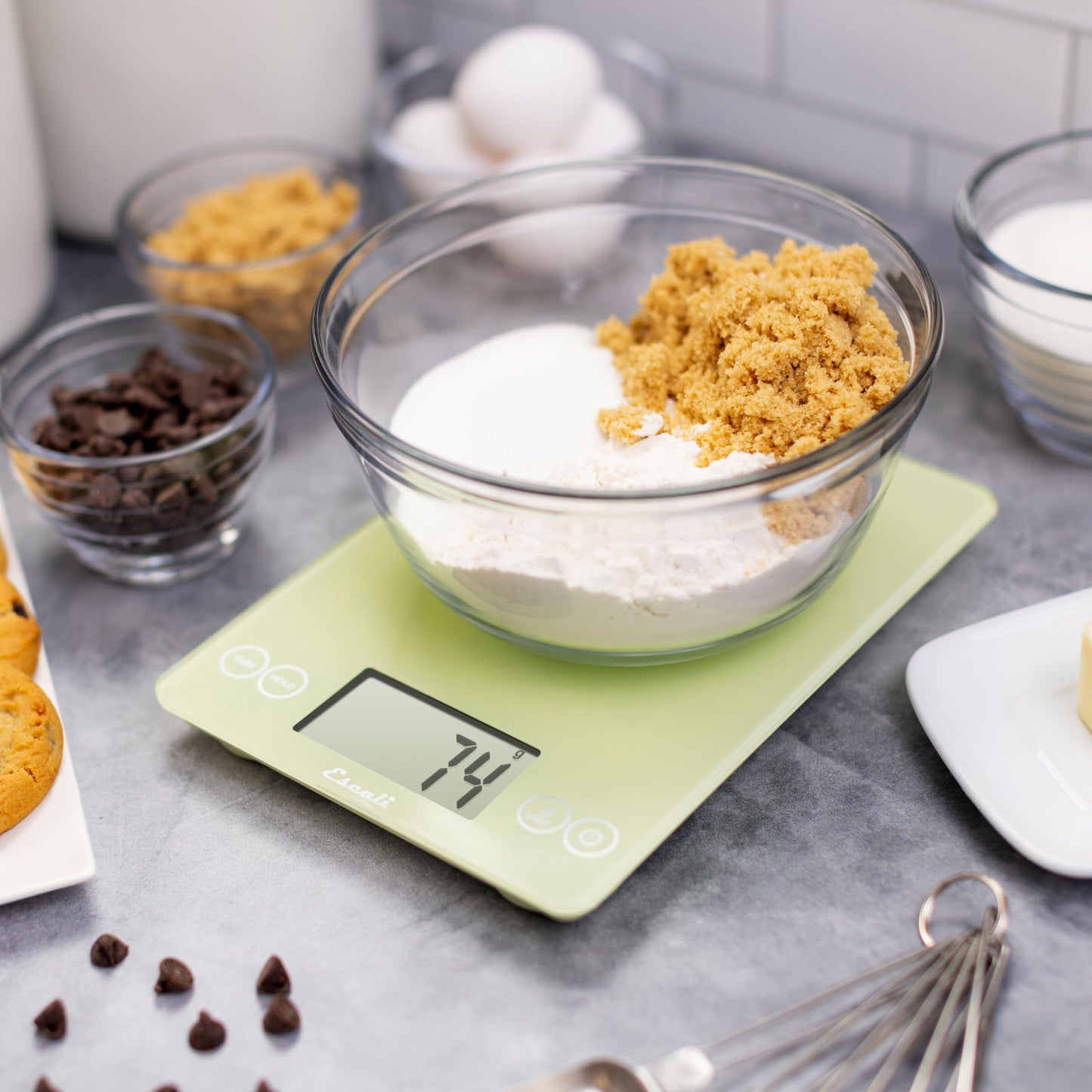 Escali Arti Glass Food Scale Digital Countertop Kitchen, Baking and Cooking Scale with Large Display, 15-Pound Capacity, 9" x 6.5" x .75", Classic Green