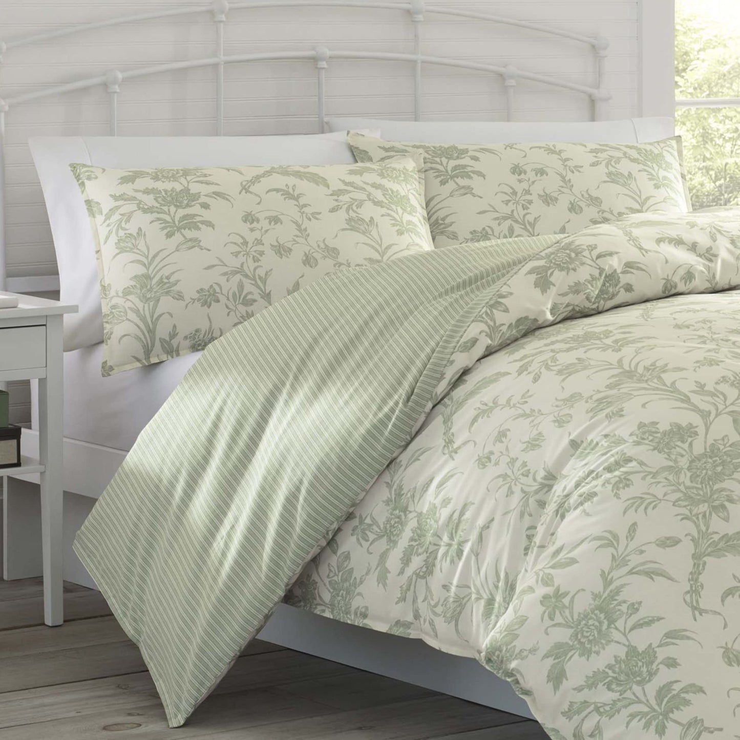 Laura Ashley Home - Queen Duvet Cover Set, Reversible Cotton Bedding with Matching Shams, Lightweight Home Decor for All Seasons (Natalie Sage, Queen) Green