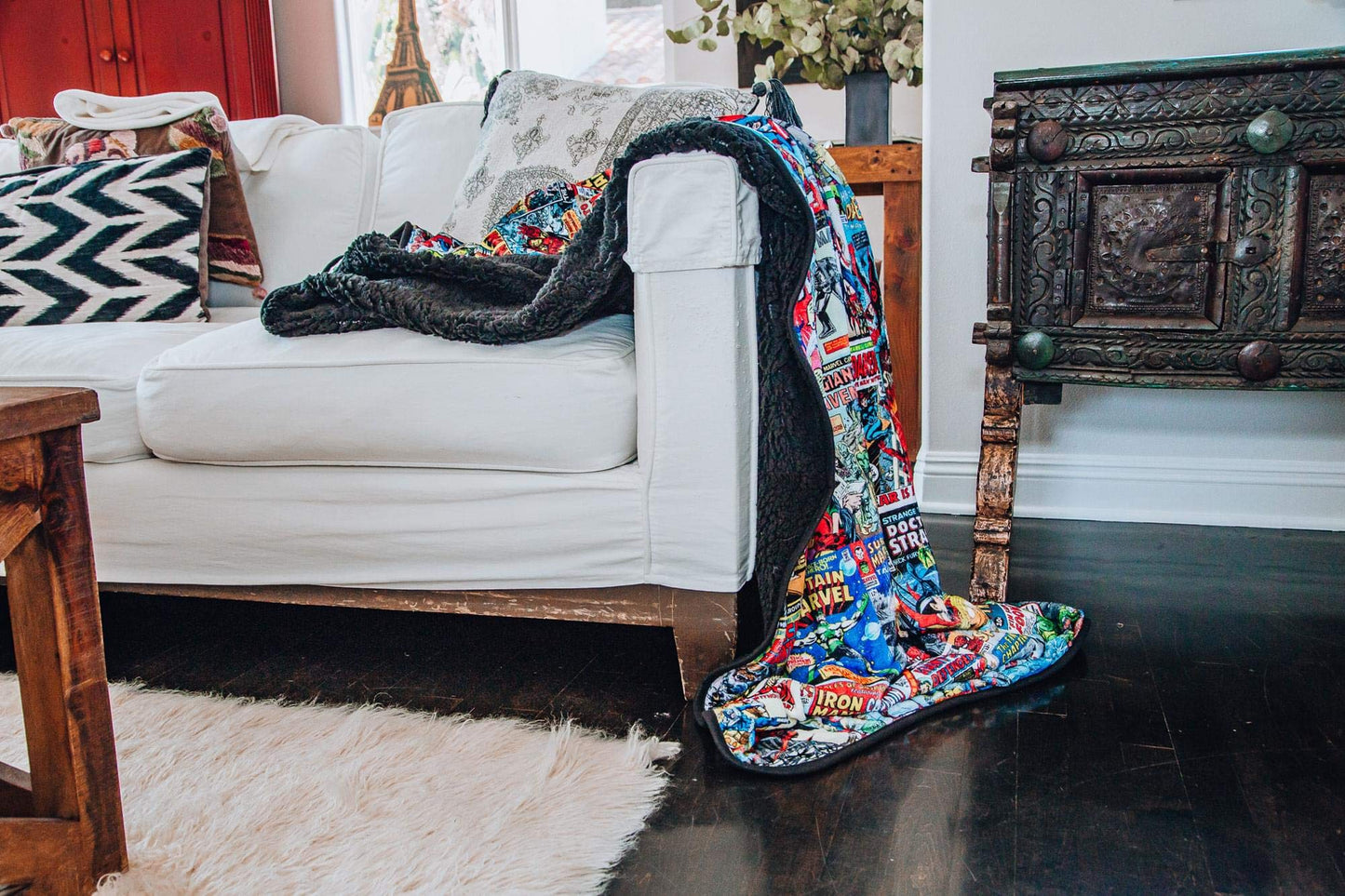 Marvel Comics Oversized Fleece Throw Blanket With Spider-Man, Captain America, Black Panther, More | Superhero Geeky Home Decor | Soft And Cozy Sherpa Blanket | 54 x 72 Inches
