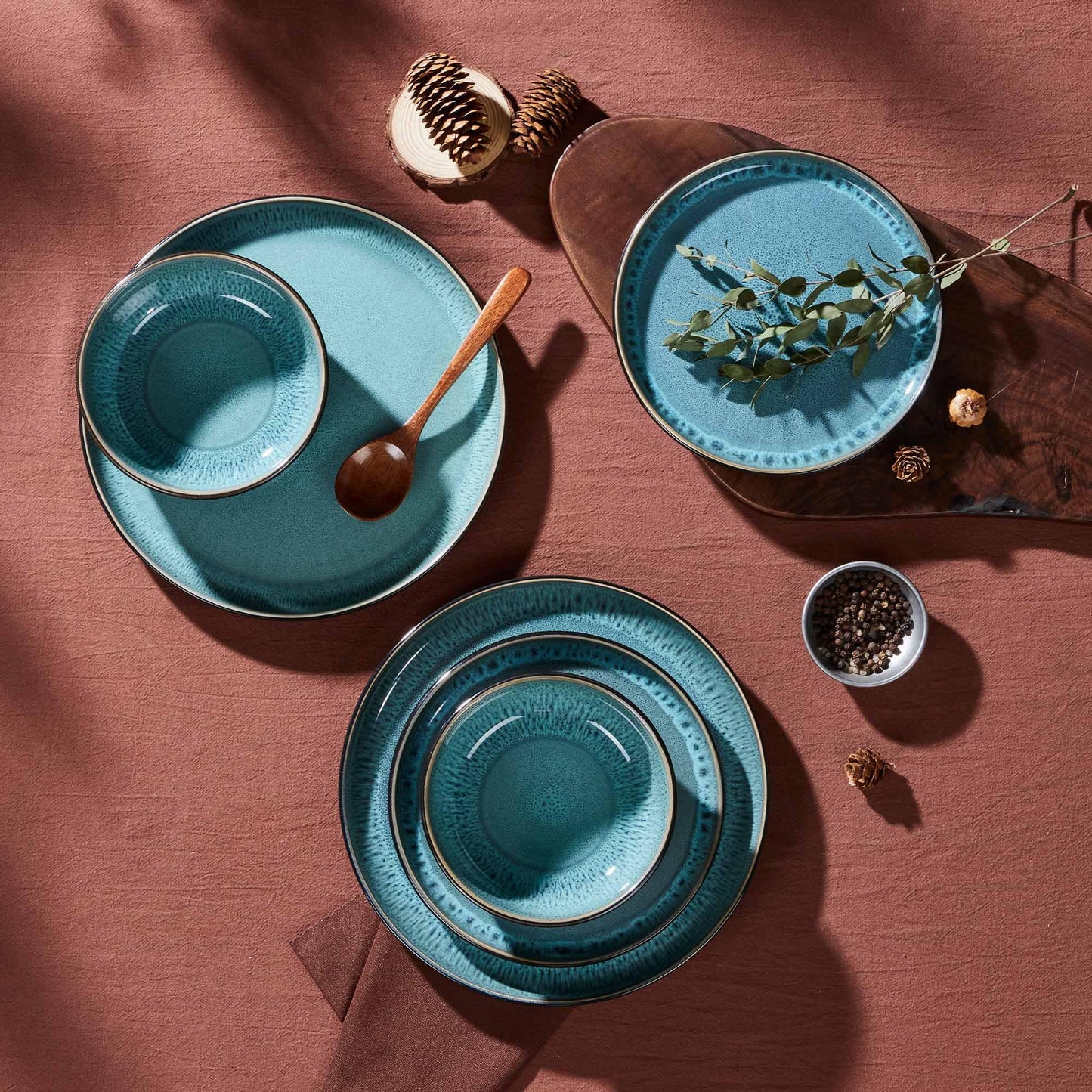 LIANYU Ceramic Dinnerware Sets for 4, 12 Piece Porcelain Stoneware Plates and Bowls, Scratch Resistant Round Kitchen Dishes Set, Dishwasher and Microwave Safe Dinning Ware Set, Pastel Turquoise