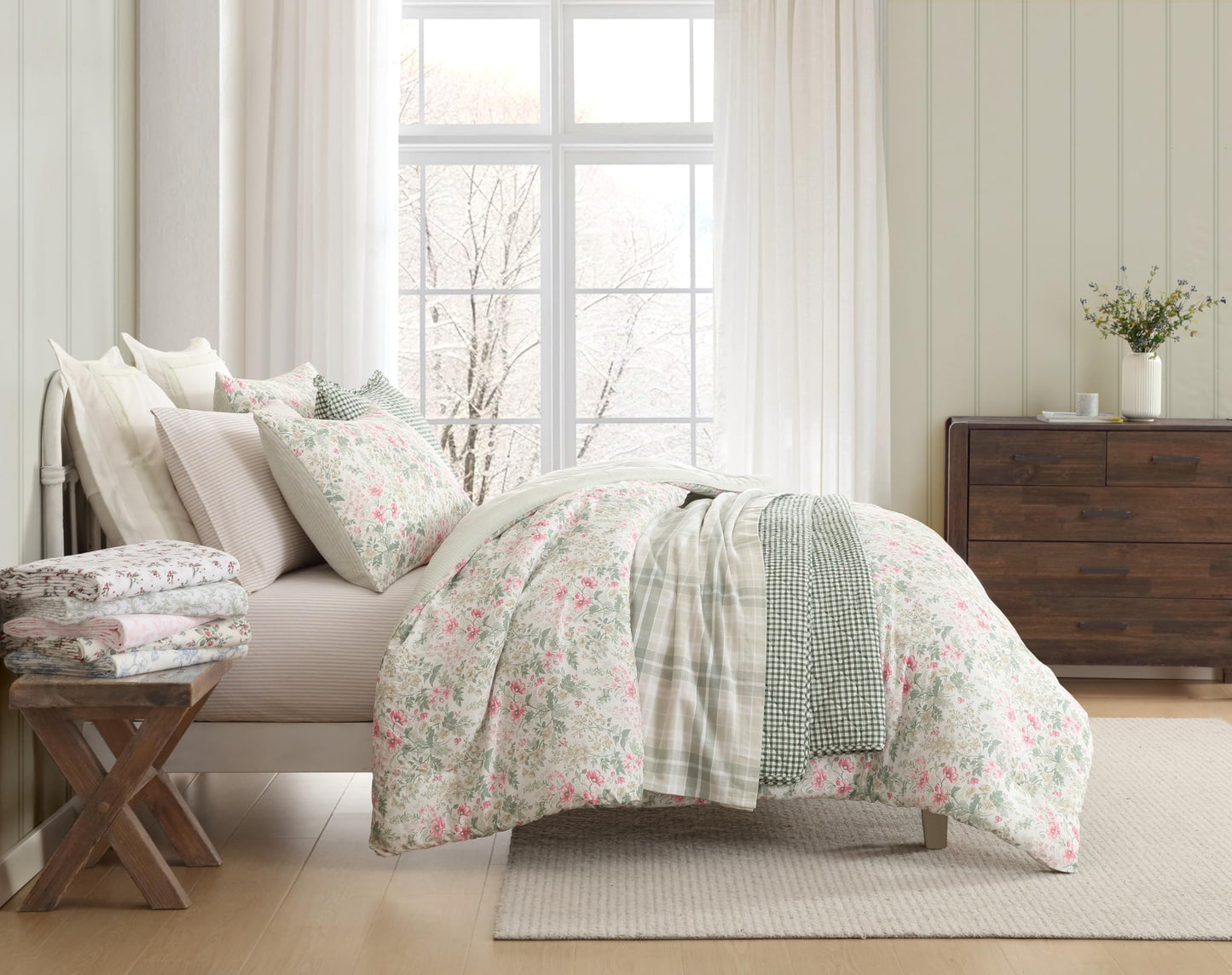 Laura Ashley - Flannel Sheets Queen Size, Anti-Pilling & Wrinkle Resistant Cotton, Touchably Soft for All-Season Comfort - Bed Sheets with Matching Pillowcases & Fitted Sheet (Le Fleur Orange)