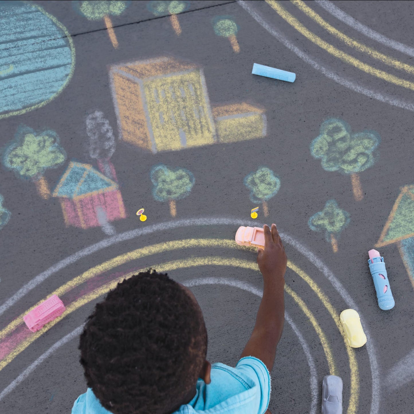 MindWare Oh So Fun! Cars and Trucks Sidewalk Chalk Set - Great Chalk For Toddlers Including Chalk Holders For Kids Ages 3+