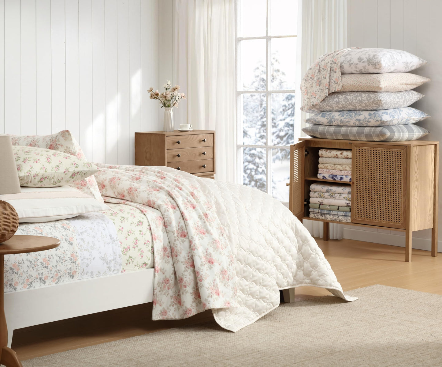 Laura Ashley - Flannel Sheets Queen Size, Anti-Pilling & Wrinkle Resistant Cotton, Touchably Soft for All-Season Comfort - Bed Sheets with Matching Pillowcases & Fitted Sheet (Le Fleur Orange)
