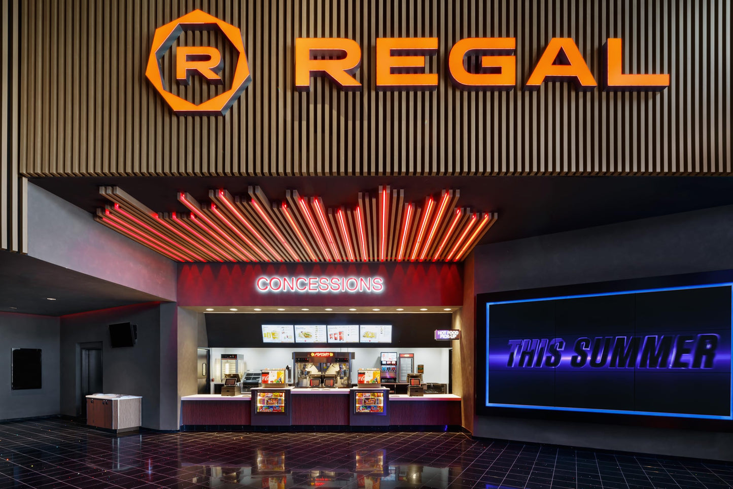 Wonderbox – REGAL Movie Bundle - 2 Premiere Movie Tickets + 2 Snack Packs – Original Gift Idea - Experience Gift - 425 Locations in The US