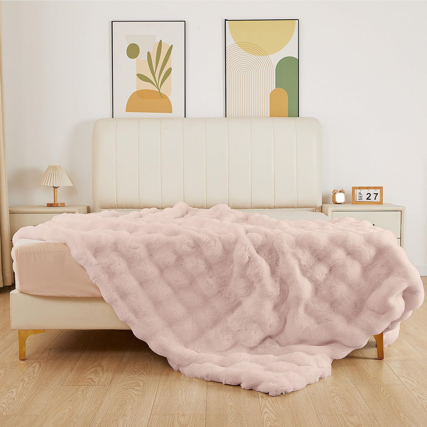 ORINOVA Pink Cozy Faux Fur Twin Blanket for Living Room Bedroom 60x80 Thick Ultra Soft Fuzzy Throw Blanket Fluffy Furry Bed Comforter Home Gifts 860 GSM