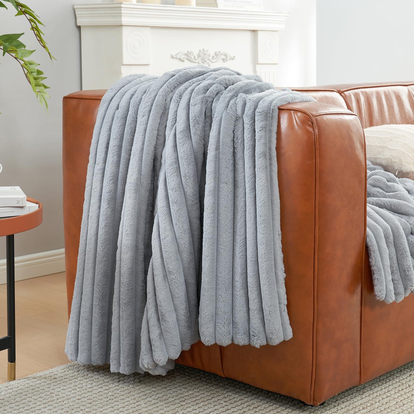 Amélie Home Faux Fur Throw Blanket for Couch, Cozy Fuzzy Fluffy Fur Luxurious Soft Striped Plush Gift Blankets for Family Sofa Chair Bed Living Room Bedroom, 55"x70", Light Grey