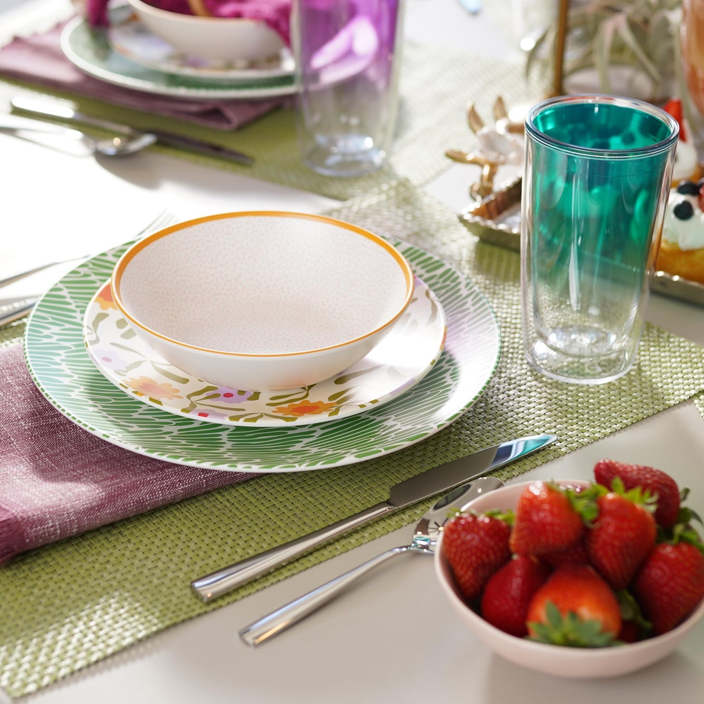 TervisHome Melamine Dinner Plates - Set of 4 | Enchanted Garden Collection | Durable Stoneware-like Quality, Dishwasher Safe, Perfect for Indoor and Outdoor Use