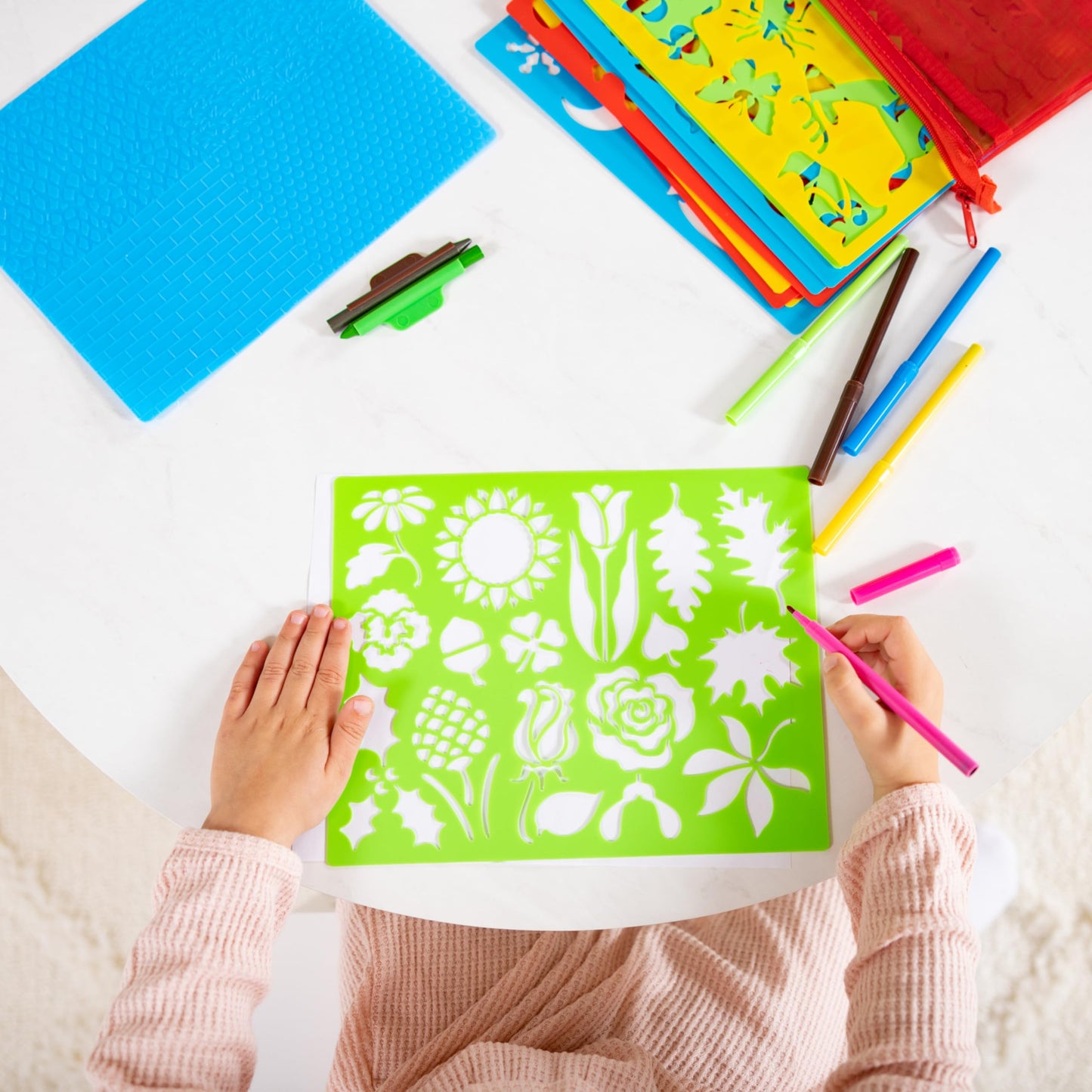 Melissa & Doug Created by Me! Stencil Art Coloring Activity Kit in Storage Pouch - 170+ Designs, 6 Markers, 2 Crayons, Paper - FSC Certified