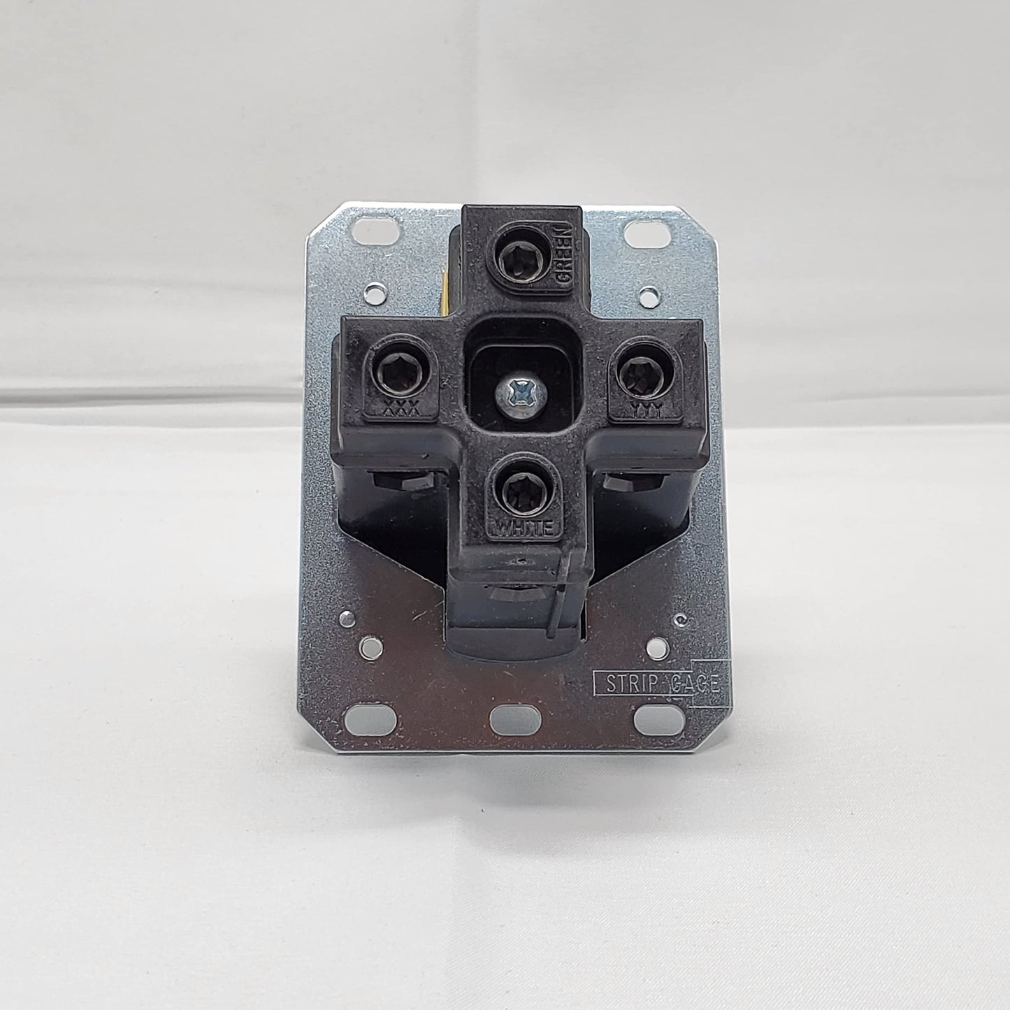 Bryant 9450FR Industrial Grade 50 Amp NEMA 14-50 Receptacle, Made in USA, Single Flush, 3 Pole 4 Wire Grounding 125/250V, Black