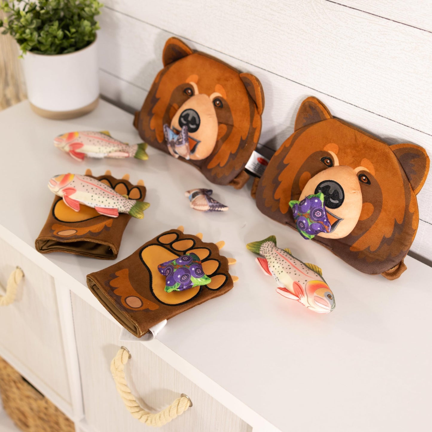 Melissa & Doug Yellowstone National Park Grizzly Bear Games and Pretend Play Set with Plush Bear Heads and Paw Gloves, Kids Animal Activity for Preschoolers, Pretend Play Active Games for Ages 3+
