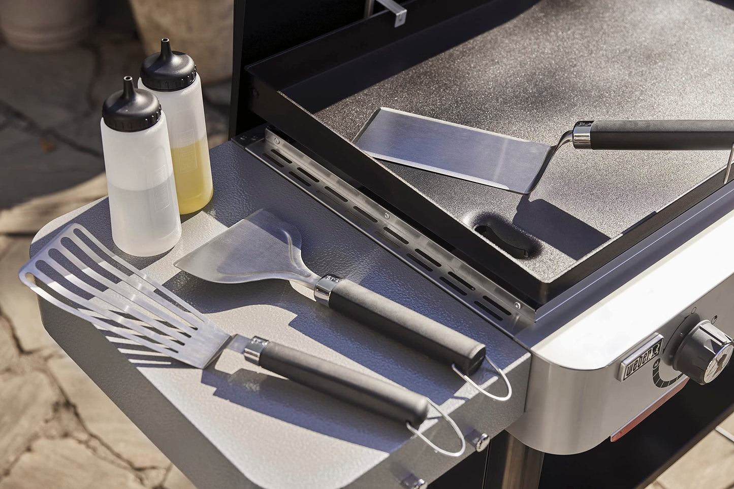 Weber Griddle Essential 5‑Piece Tool Set – Spatula, Flexible Spatula, Scraper & (2) Squeeze Bottles for Breakfast, Burgers & More - Easy Cooking & Cleanup, Grill Accessory Kit