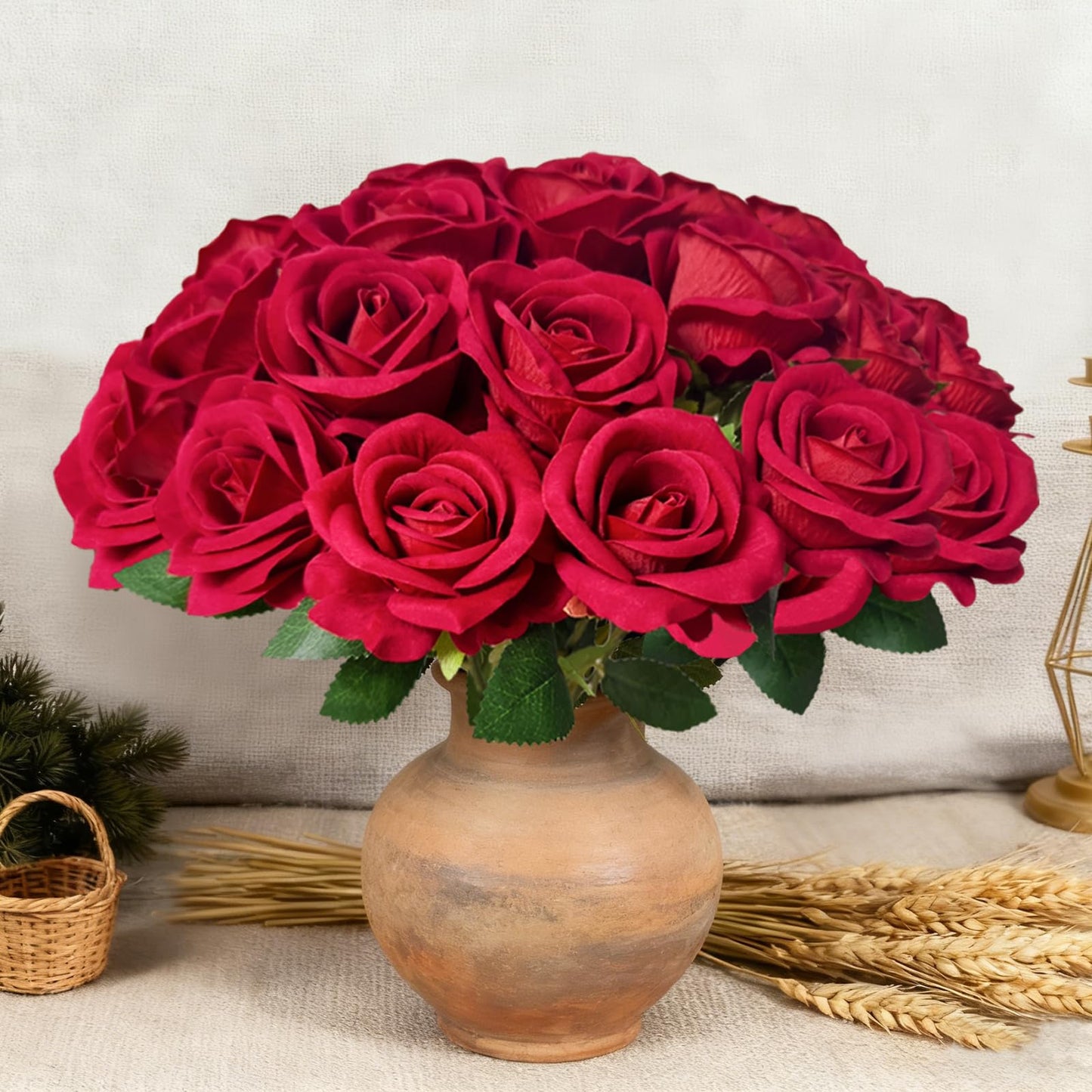 100 Pcs Fake Roses Bulk Red Artificial Flowers, Artificial Velvet Silk Roses Bouquet with Stems for Wedding Decoration, Fake Flowers in Vase Valentines Day Floral Arrangement Home Decor Centerpiece