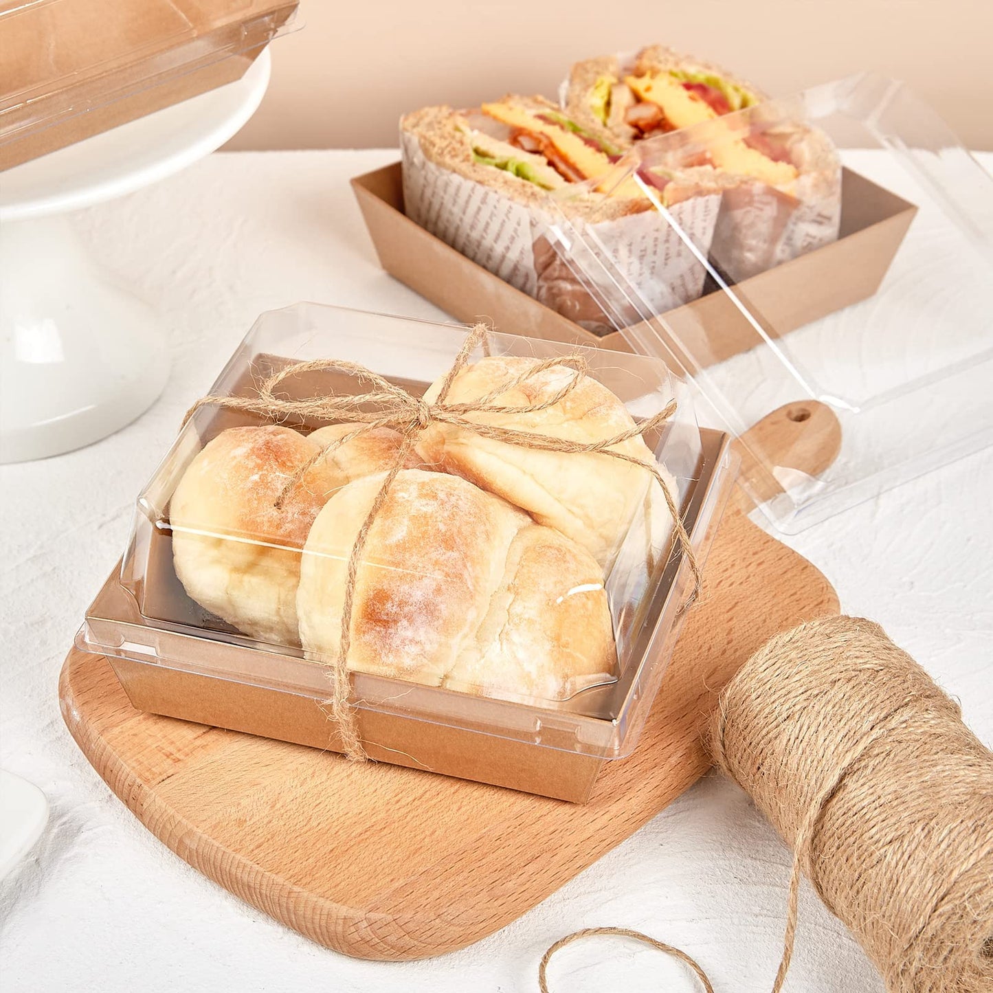 ZORRITA 100 Pack 5 Inch Paper Charcuterie Boxes with Clear Lids, Square To Go Cake Slice Containers Small Kraft Bakery Boxes for Dessert, Cookies, Sandwich, Strawberries (Brown)