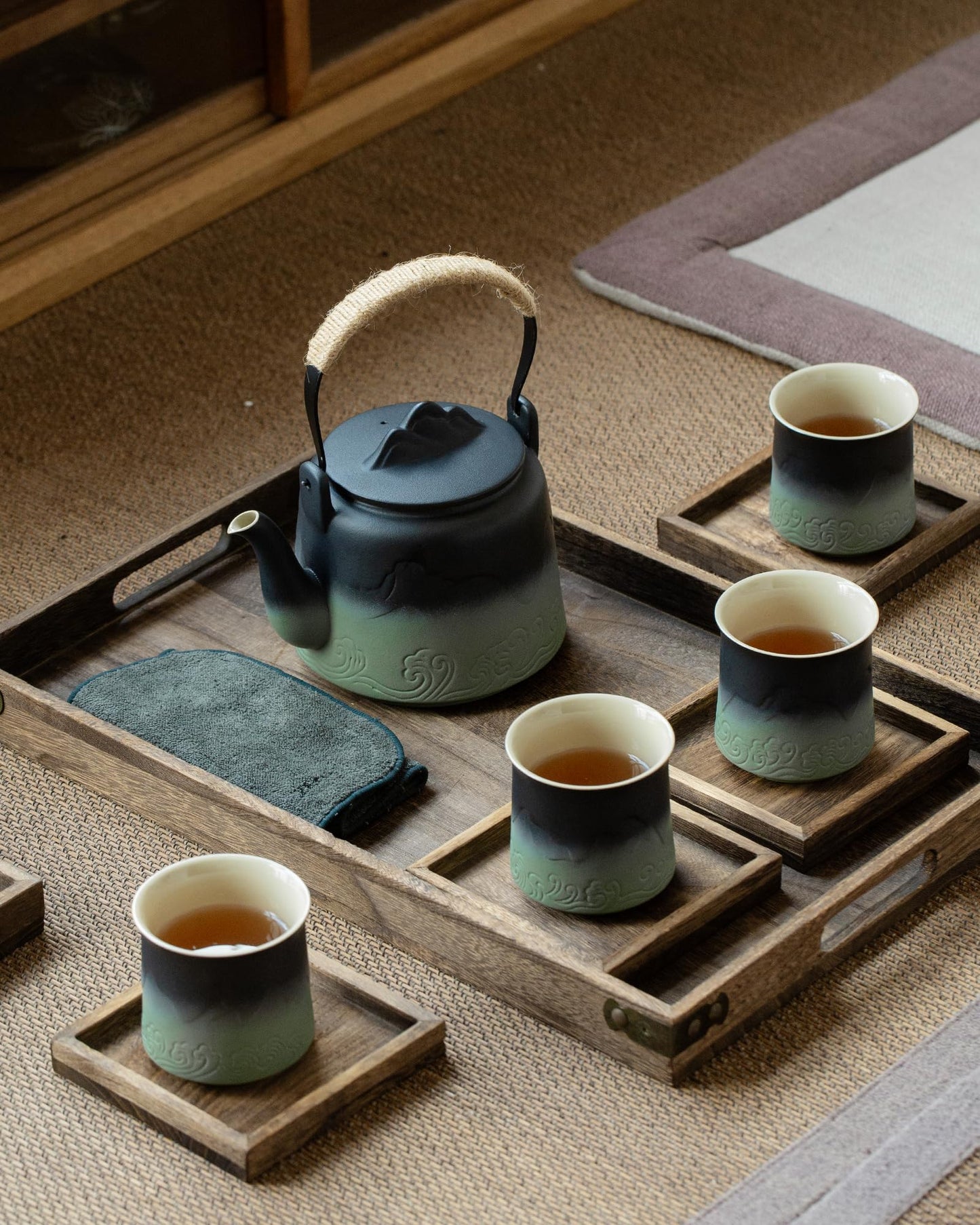 ZENS Vintage Japanese Tea Set with 4 Tea Cups, 33.8 oz Embossed Ceramic Loose Leaf Teapot with Built-in Strainers for Tea Steeper, Hemp Rope Handle Gradient Japanese Tea Pot for Tea Lovers Gifts