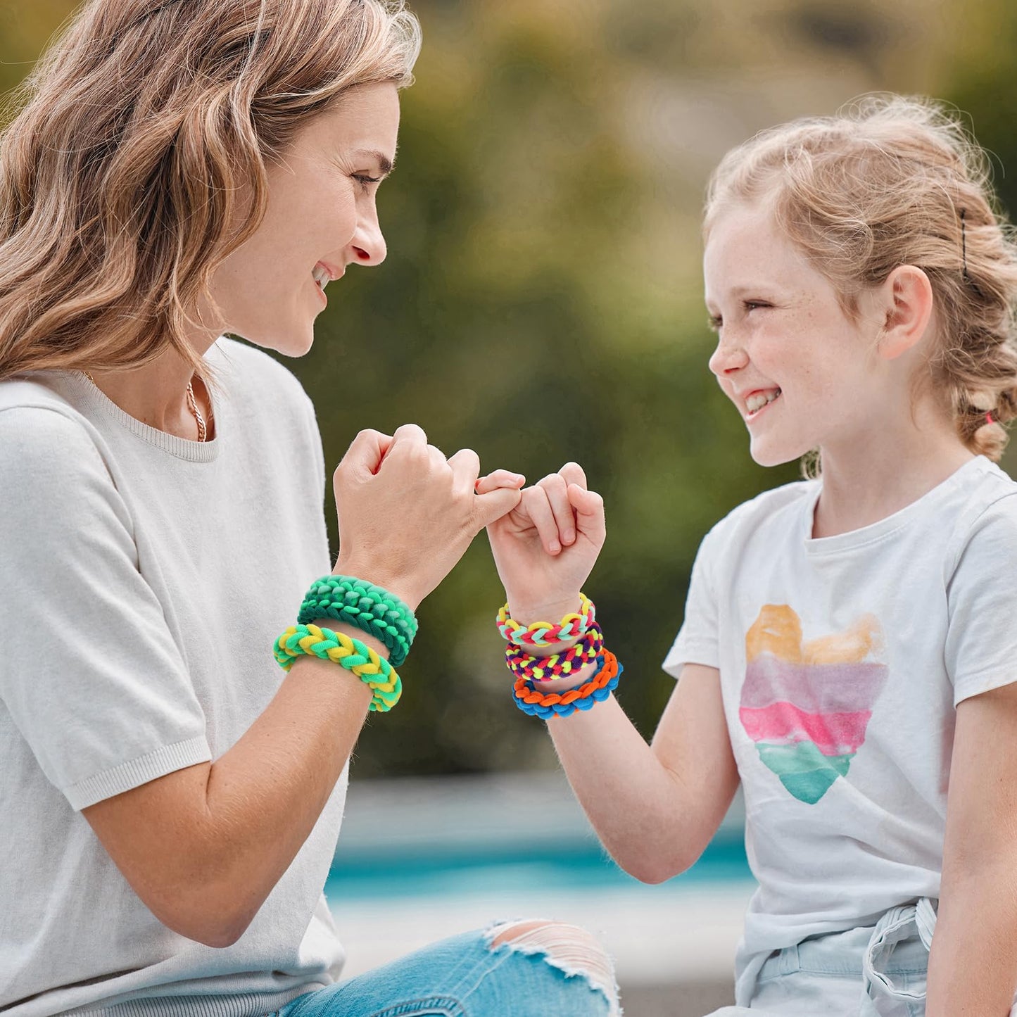 IQBOX Bracelet Making Kit Arts and Crafts for Girls Ages 8-12, Weaving Loom Rainbow Bands DIY Toys Birthday Gifts for Kids 6 7 9 10 11 13 Year Old, 1000+ Elastic Cloth Rubber Band Fabric Loops