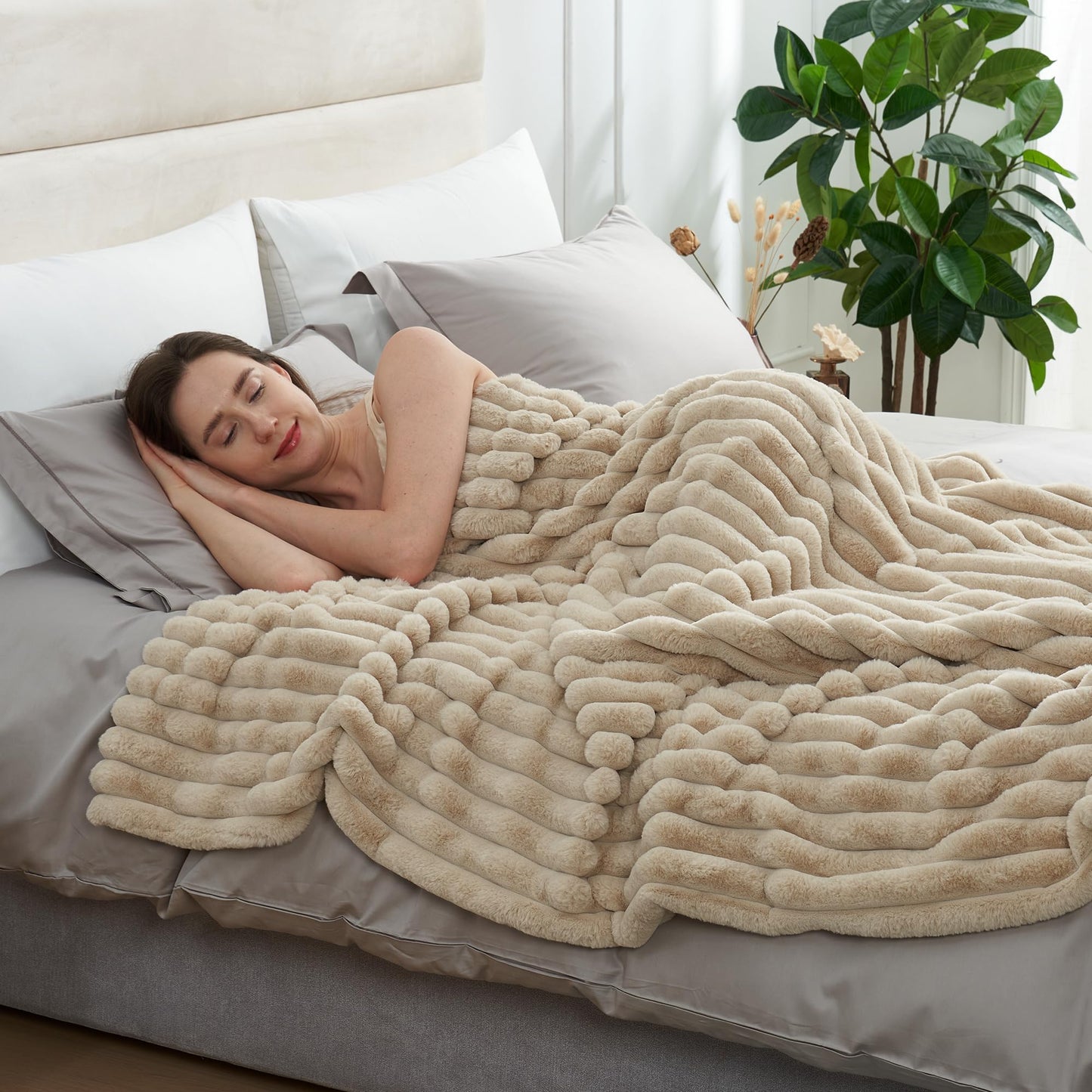 Amélie Home Faux Fur Throw Blanket for Couch, Cozy Fuzzy Fluffy Fur Luxurious Soft Striped Plush Gift Blankets for Family Sofa Chair, 60"x80", Beige
