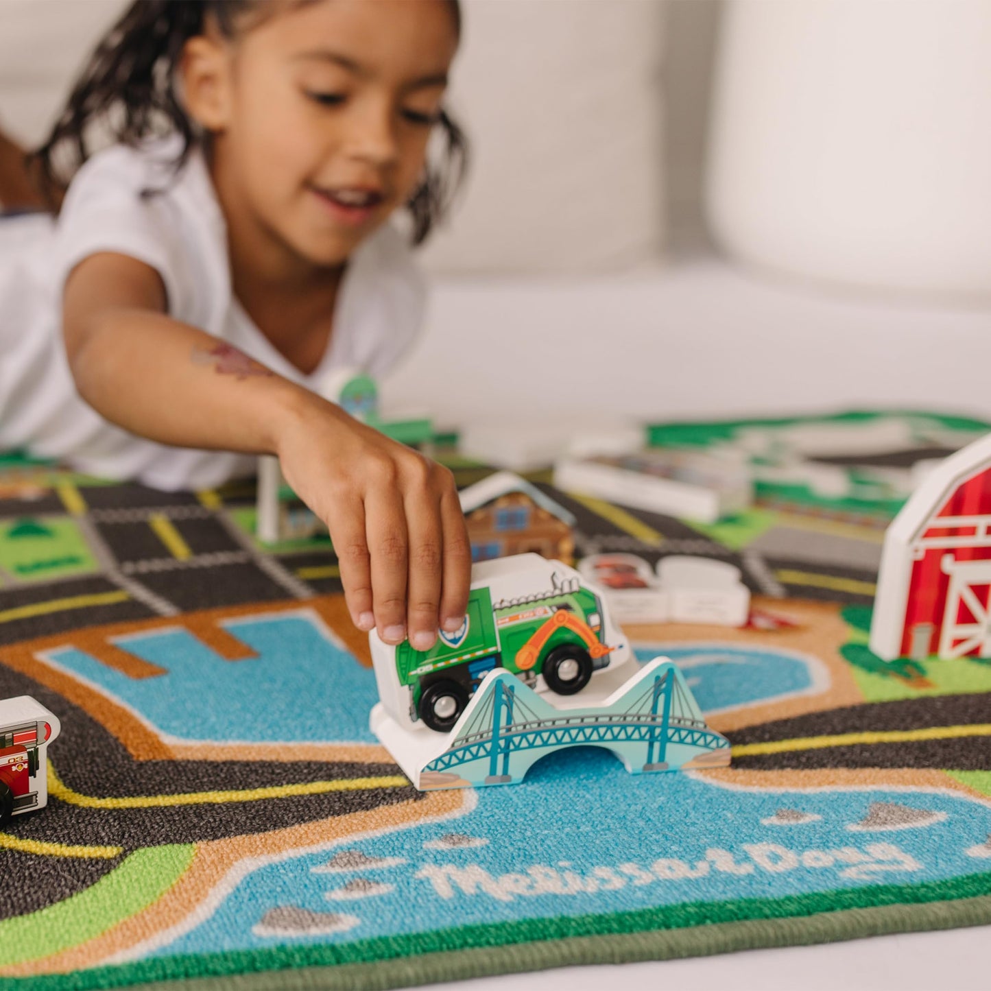 Melissa & Doug PAW Patrol Activity Rug - Adventure Bay (22 Pieces) PAW Patrol Town Mat with Wooden Toys for Ages 3+