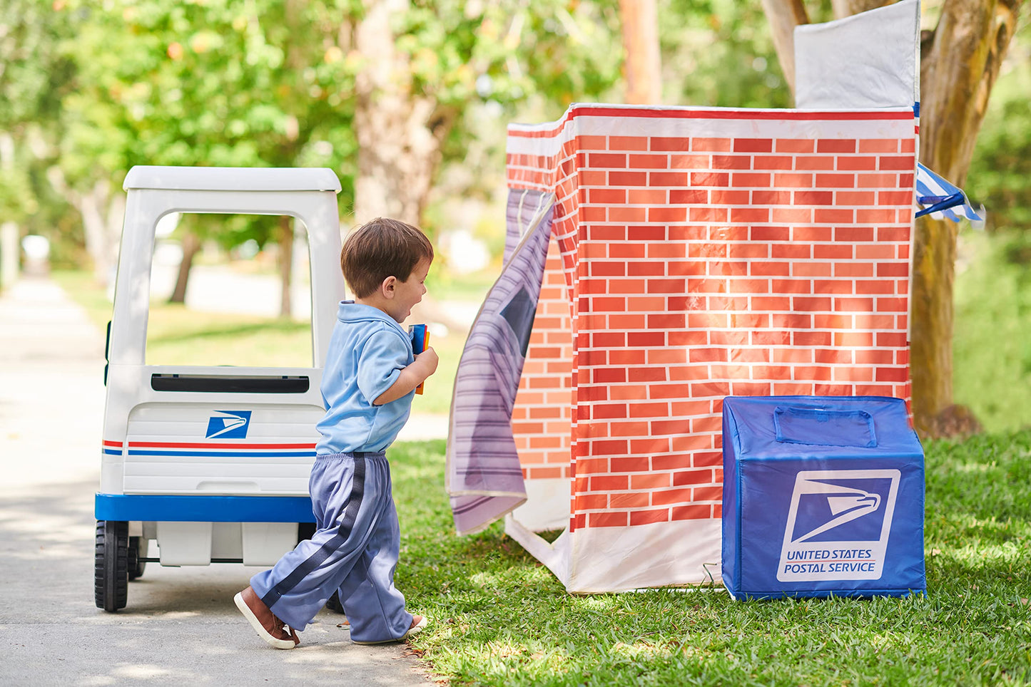 Kid Trax USPS Play Tent for Kids, Tent House for Kids, Large Front and Rear Openings, Mail Collection Box, Includes Carrying Case, Mail Truck or Carrier Accessory, Kids Play House, Post Office Toys
