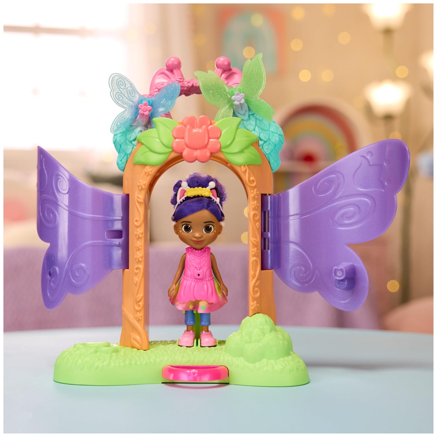 Gabby's Dollhouse Fairylandia, Fairy Magic Reveal Playset with Transforming Feature and Dollhouse Accessories, Kids Toys for Girls & Boys Ages 3 and Up