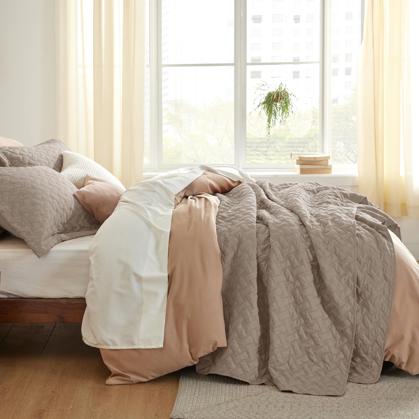 Bedsure California King Quilts - Lightweight Bedspreads Cal King Size with Basket Weave Pattern, Soft Quilt Bedding Set, Taupe Comforter Set Coverlet for All Seasons with 2 Pillow Shams (111" x 106")