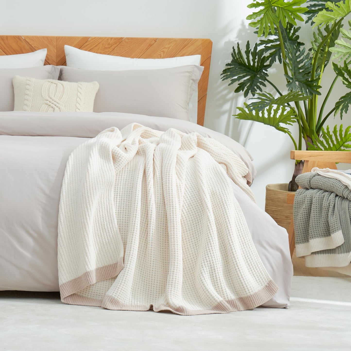 Amélie Home Chenille Waffle Queen Size Bed Blanket, Reversible Soft Cozy Knit Blanket Lightweight Warm Decorative for Bedroom, 90"x90", Ivory