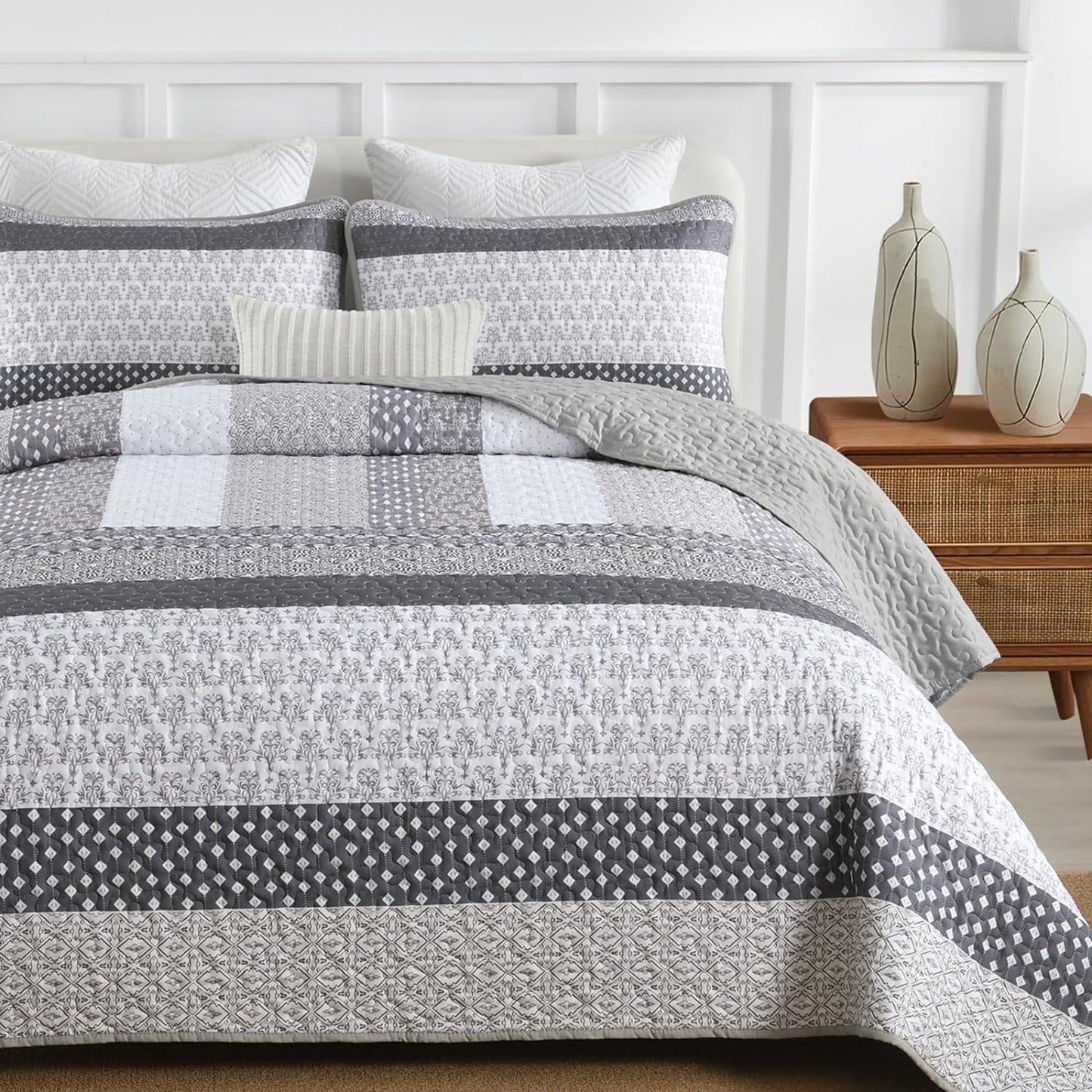 WONGS BEDDING Grey Quilt King Size, Bohemian Stripe Quilt Sets 3 Pieces Boho Quilted Bedspread Set Lightweight Microfiber Coverlet Bedding Set All Season (104"x90")