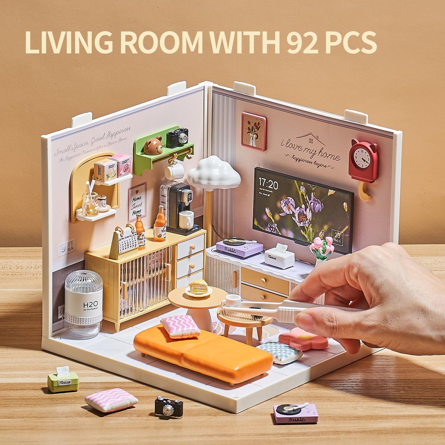 Qudify Miniature Living Room DIY Play Kit – 92Pcs 1:20 Scale Dollhouse Furniture Toy with LED Light, Modular Scene Connector & Realistic Details Tiny House for Kids 8+ and Collectors