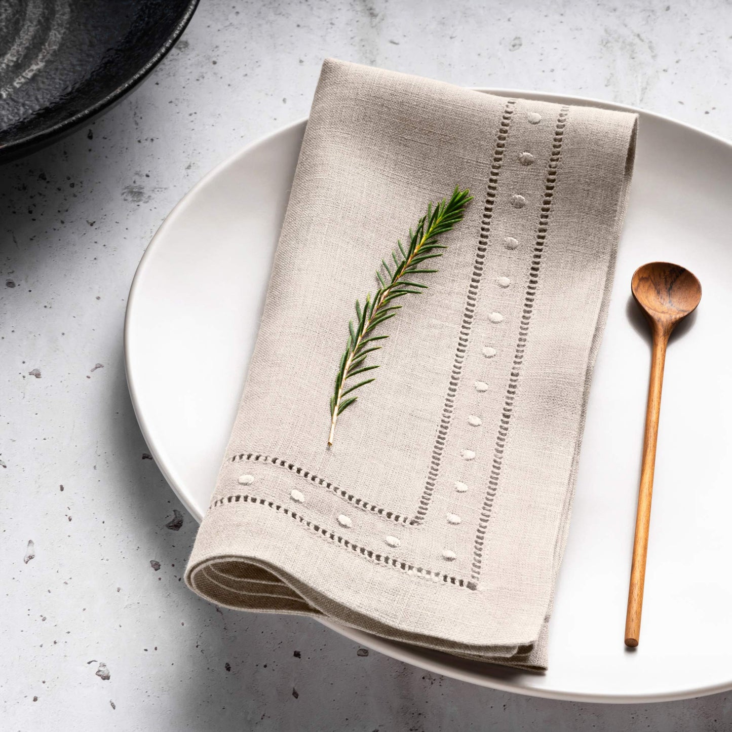 Linen Napkins Set of 4-100% Flax Linen Natural Dinner Napkins with Embroidered Dot 18 x 18 inch - Hemstitch Cloth Napkins Washable for Easter Day and Spring Decor