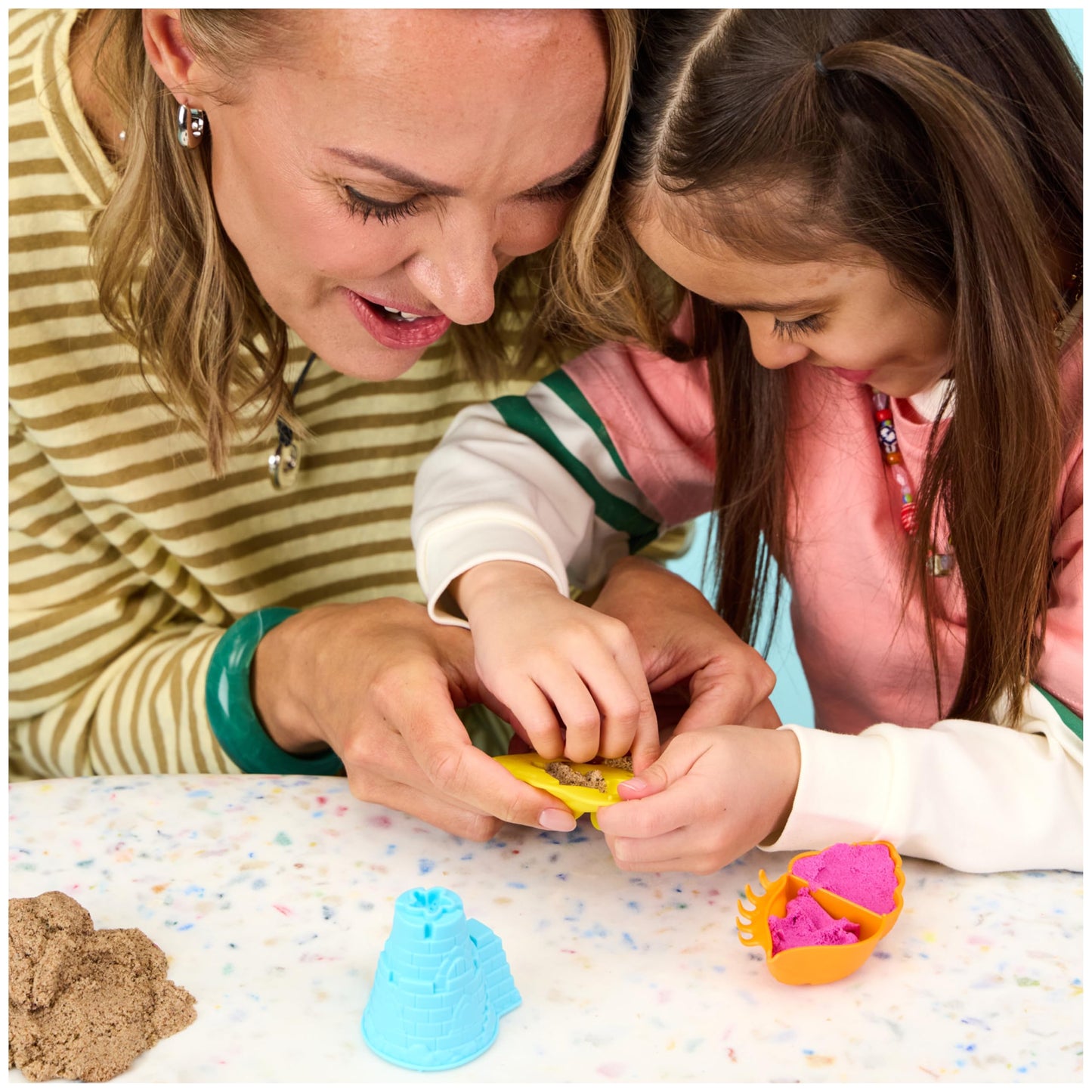 Kinetic Sand, Sandy Shore Adventures 3-in-1 Beach Playset with 32 oz of Moldable Play Sand and 5 Tools, Arts and Crafts Sensory Toys and Craft Kits for Kids Ages 5 and up