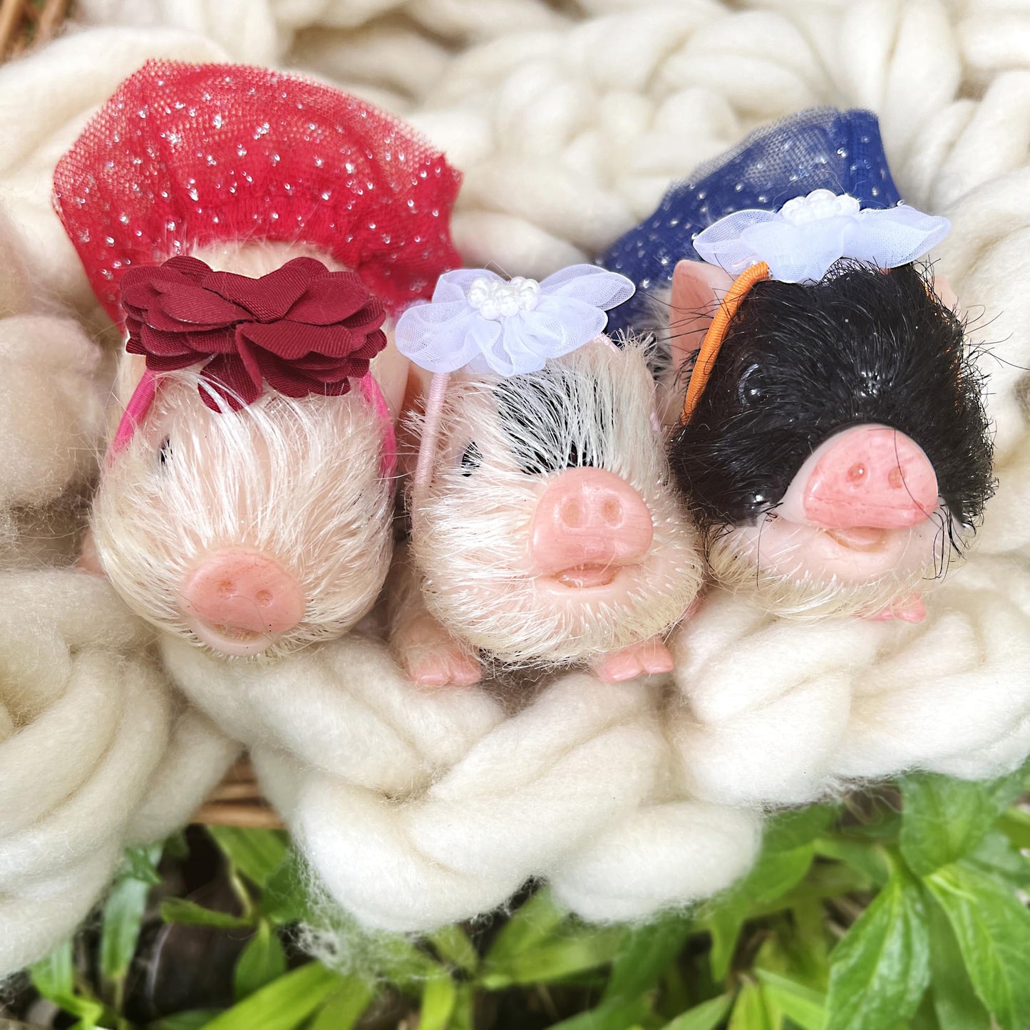 OtardDolls Lifelike Reborn Pig Dolls, 5 Inch Full Silicone Soft Reborn Pig Dolls Mini Realistic Newborn Cute Newborn Baby Pig Dolls with Toy Accessories for Happy Birthday