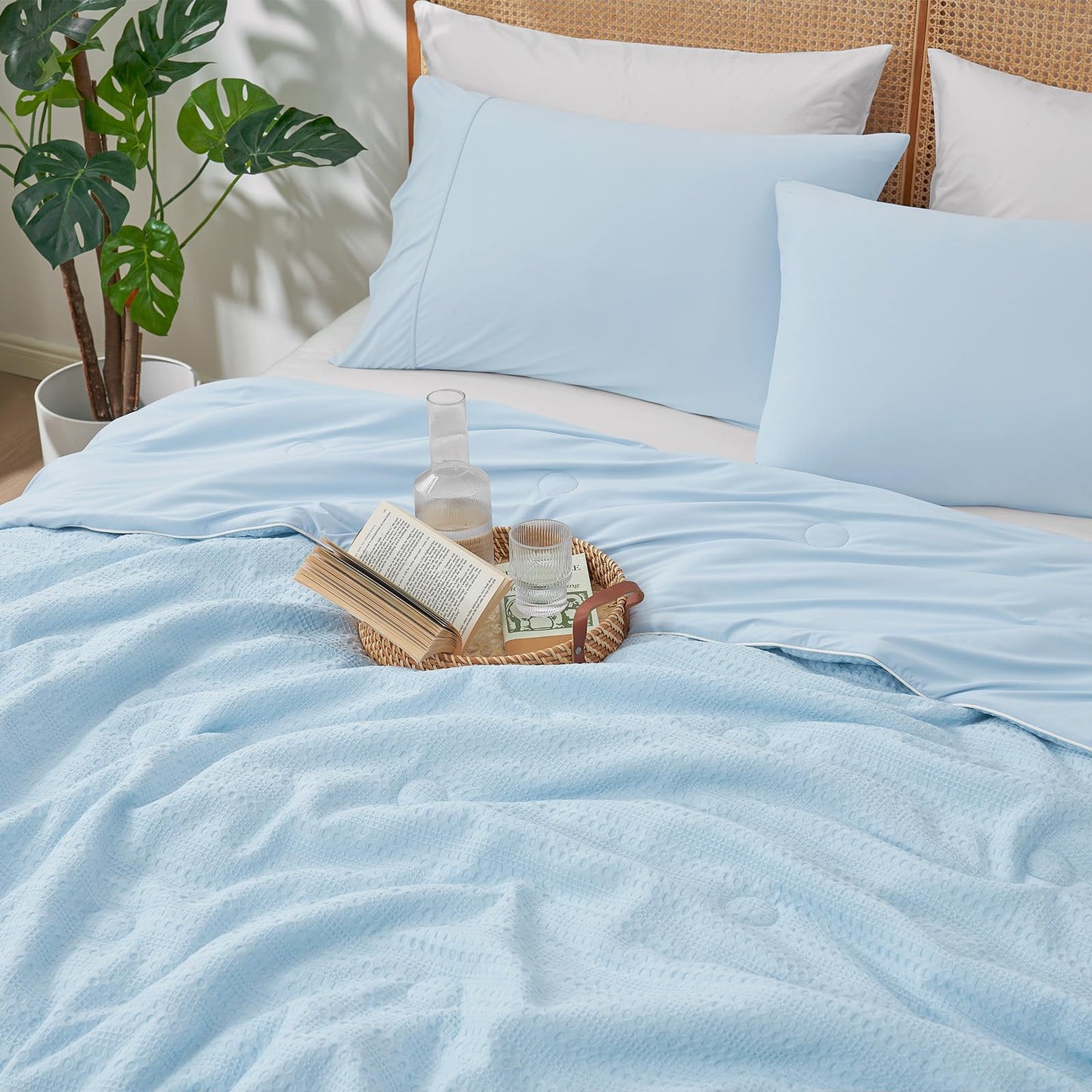 Amélie Home Waffle Cooling Comforter Queen Size, Q-Max 0.45 Reversible Lightweight Cooling Blanket for Hot Sleepers, Breathable Bedding for Night Sweats, 90"x90", Sky Blue